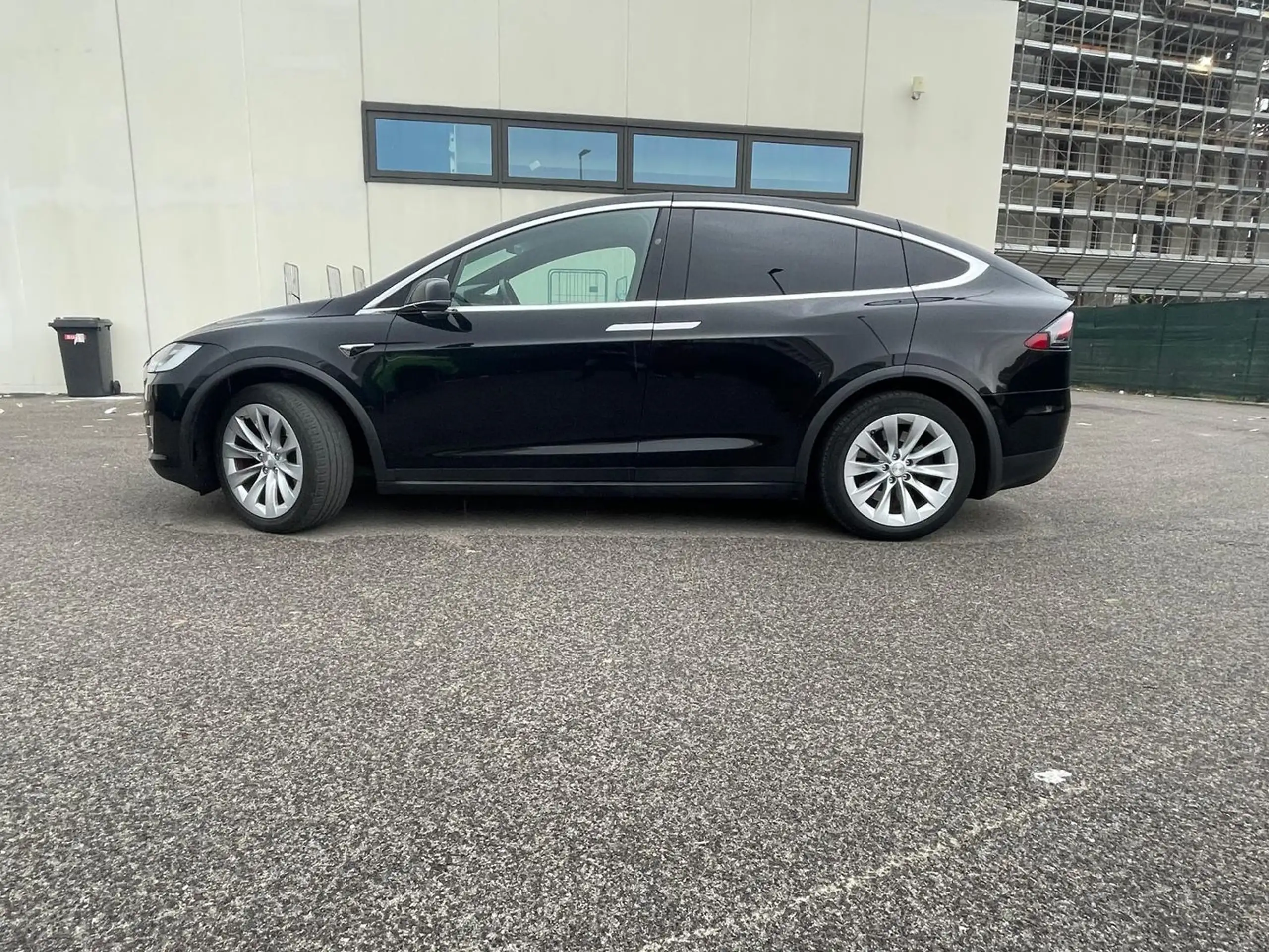 Tesla - Model X