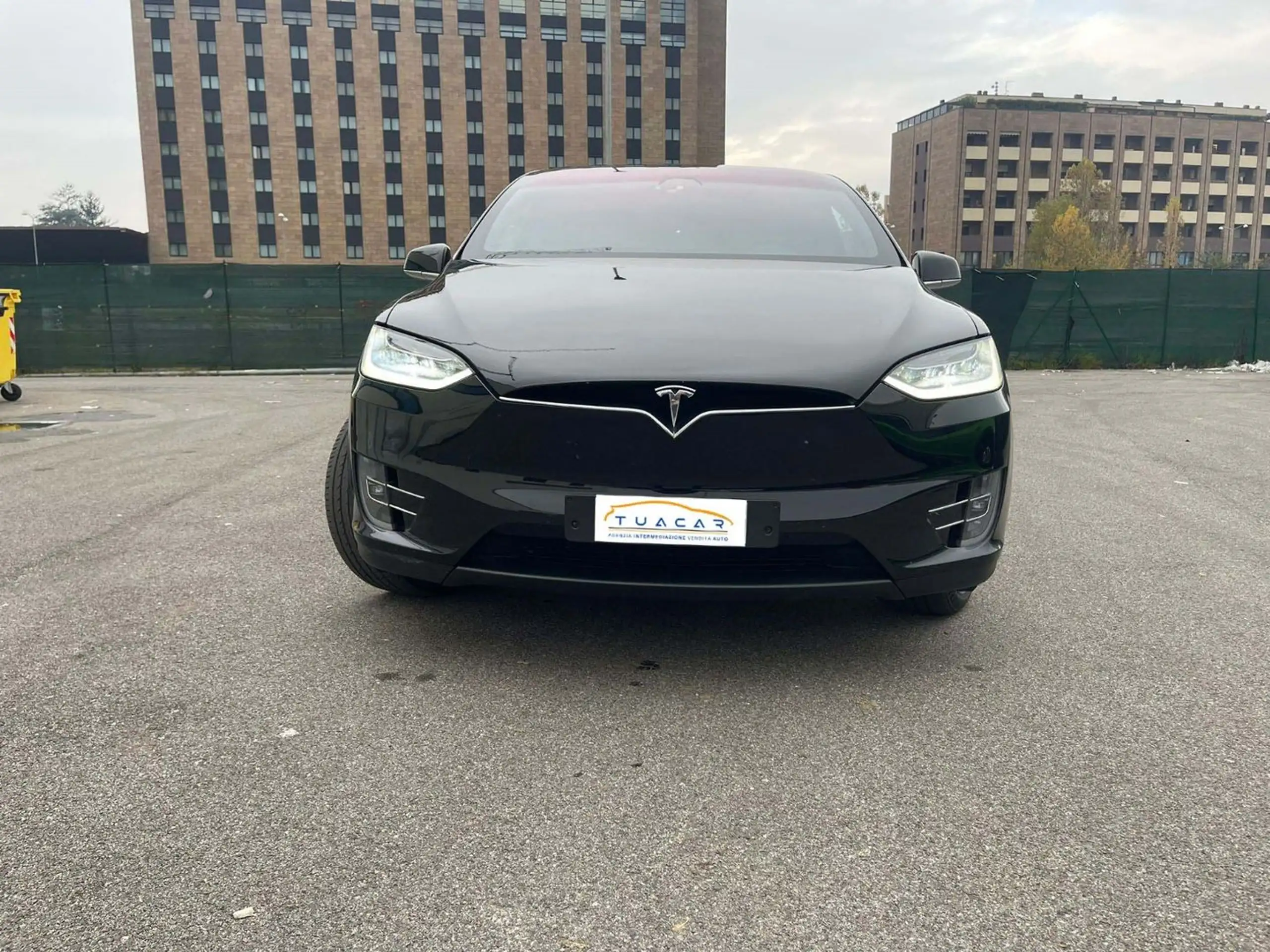 Tesla - Model X