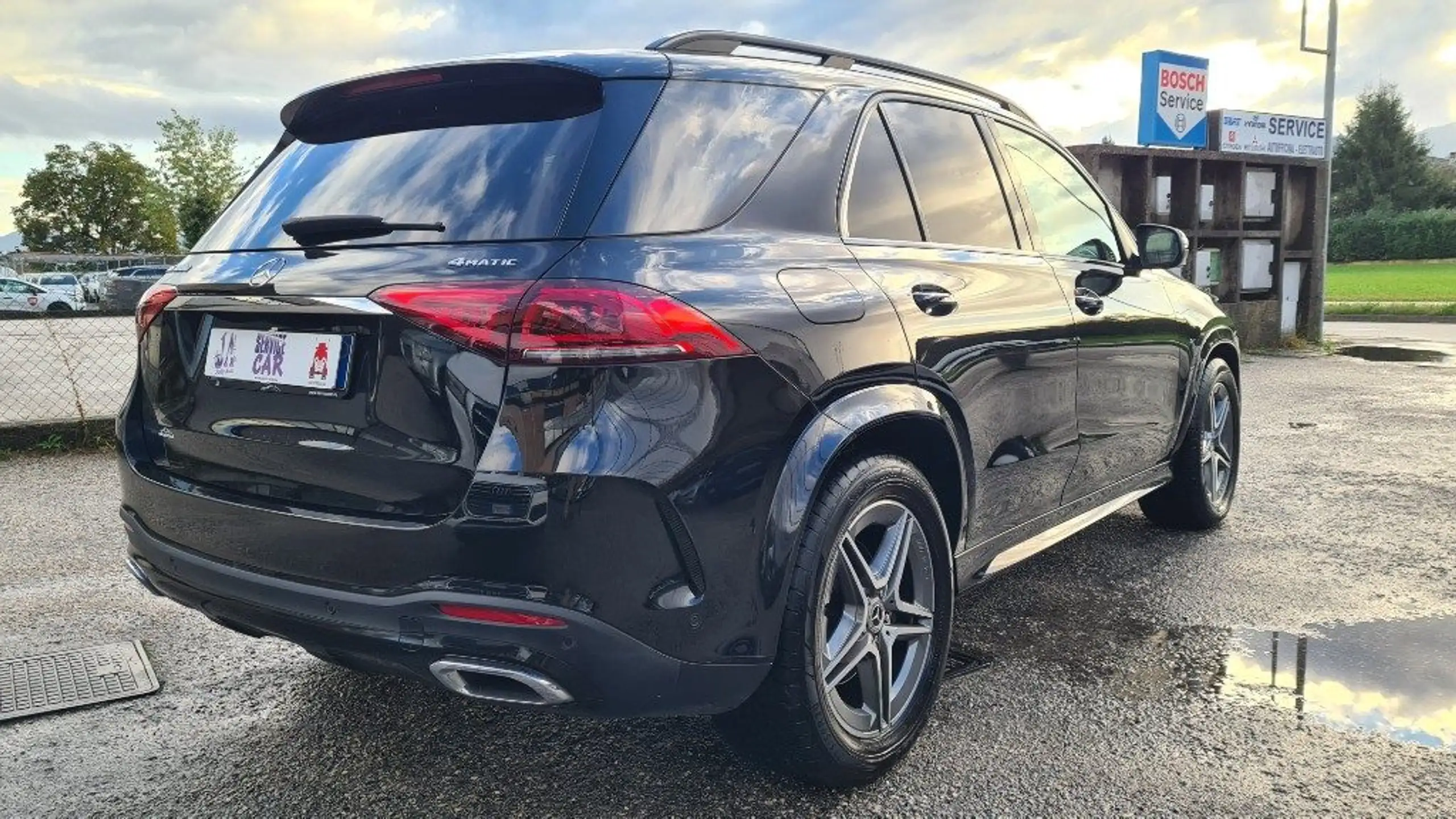 Mercedes-Benz - GLE 300