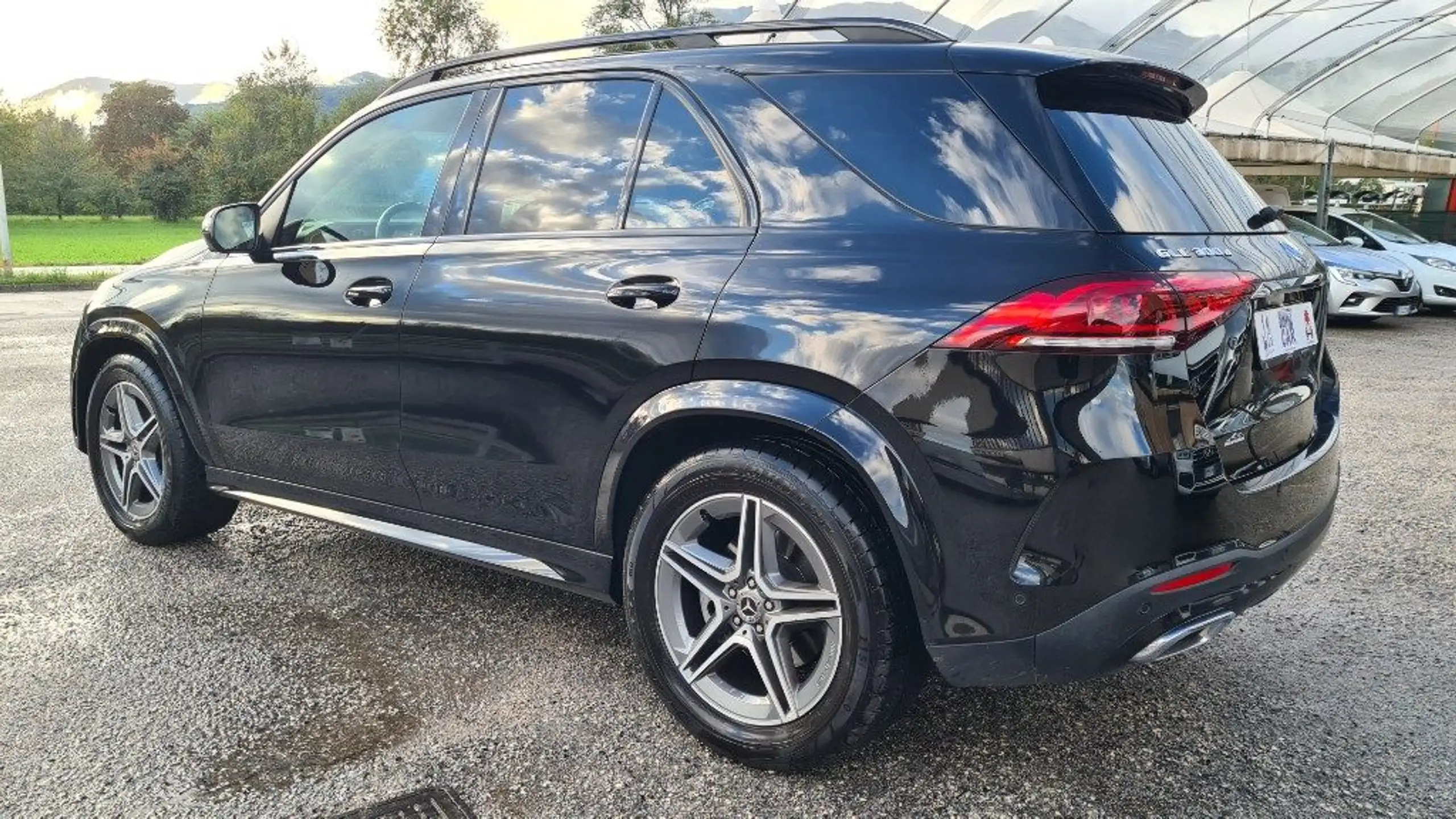 Mercedes-Benz - GLE 300