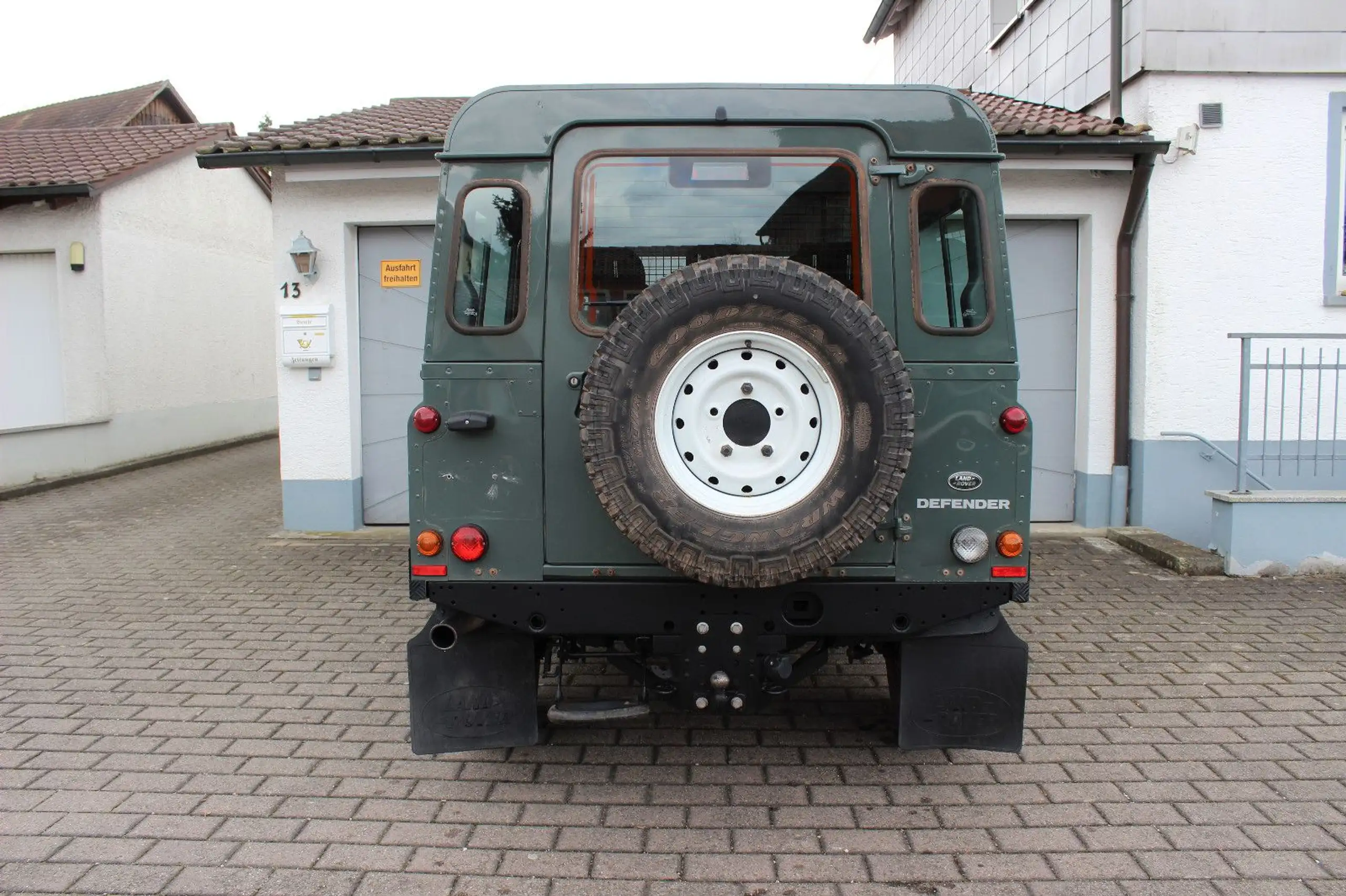 Land Rover - Defender