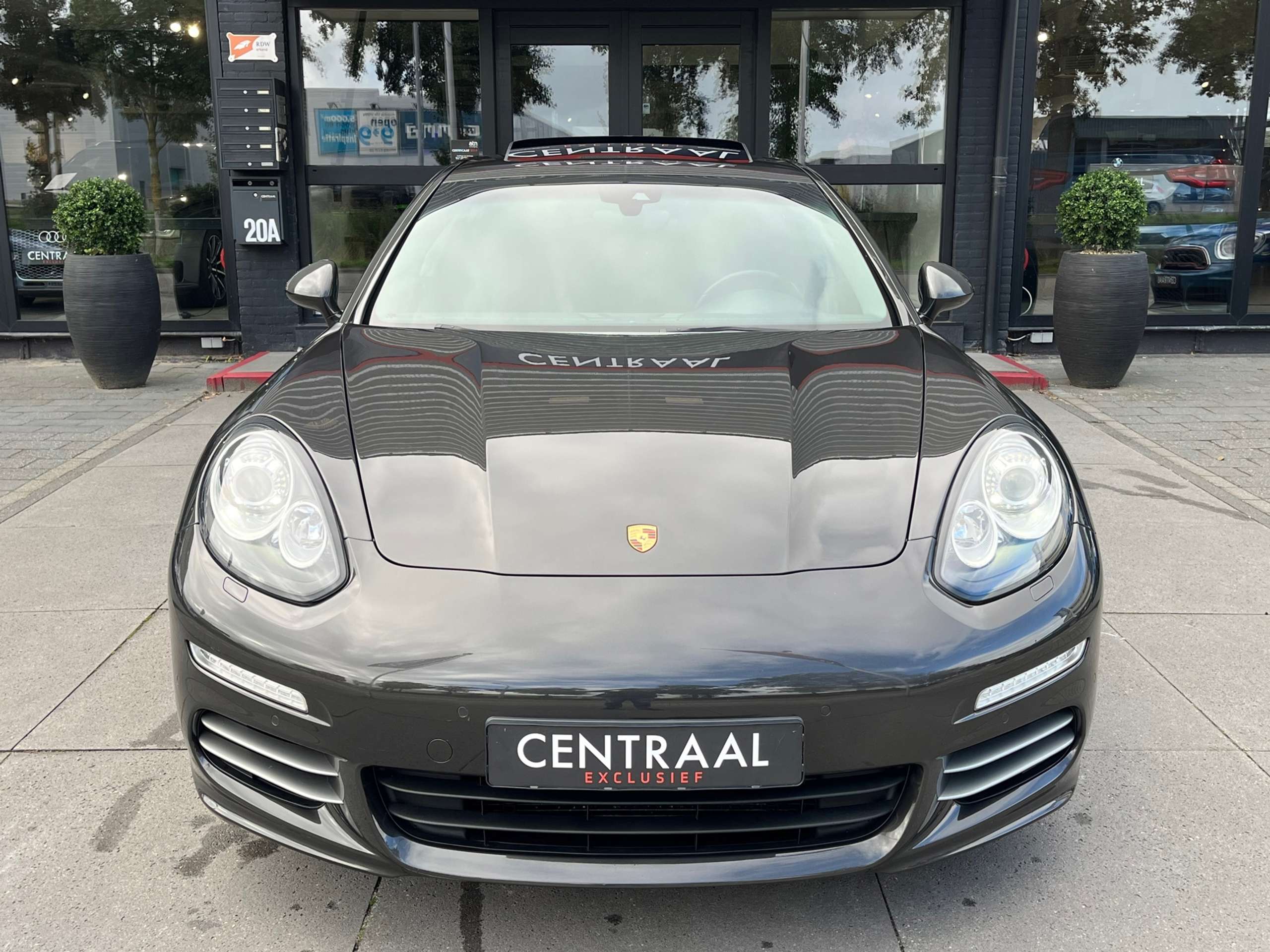 Porsche - Panamera