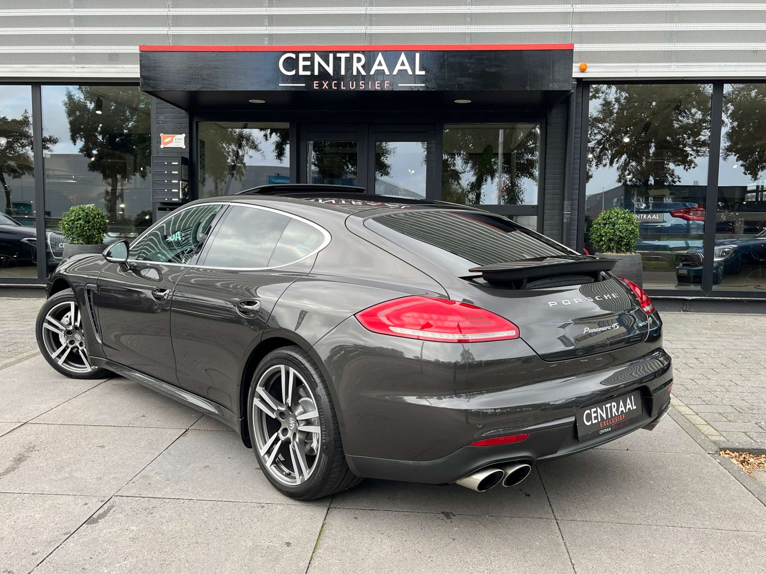 Porsche - Panamera