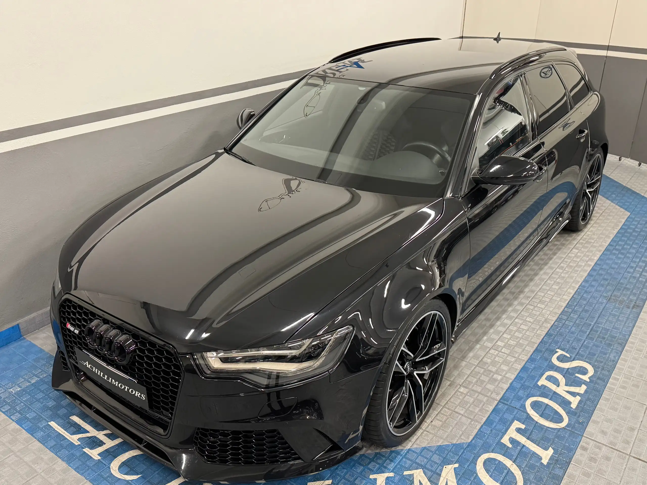 Audi - RS6