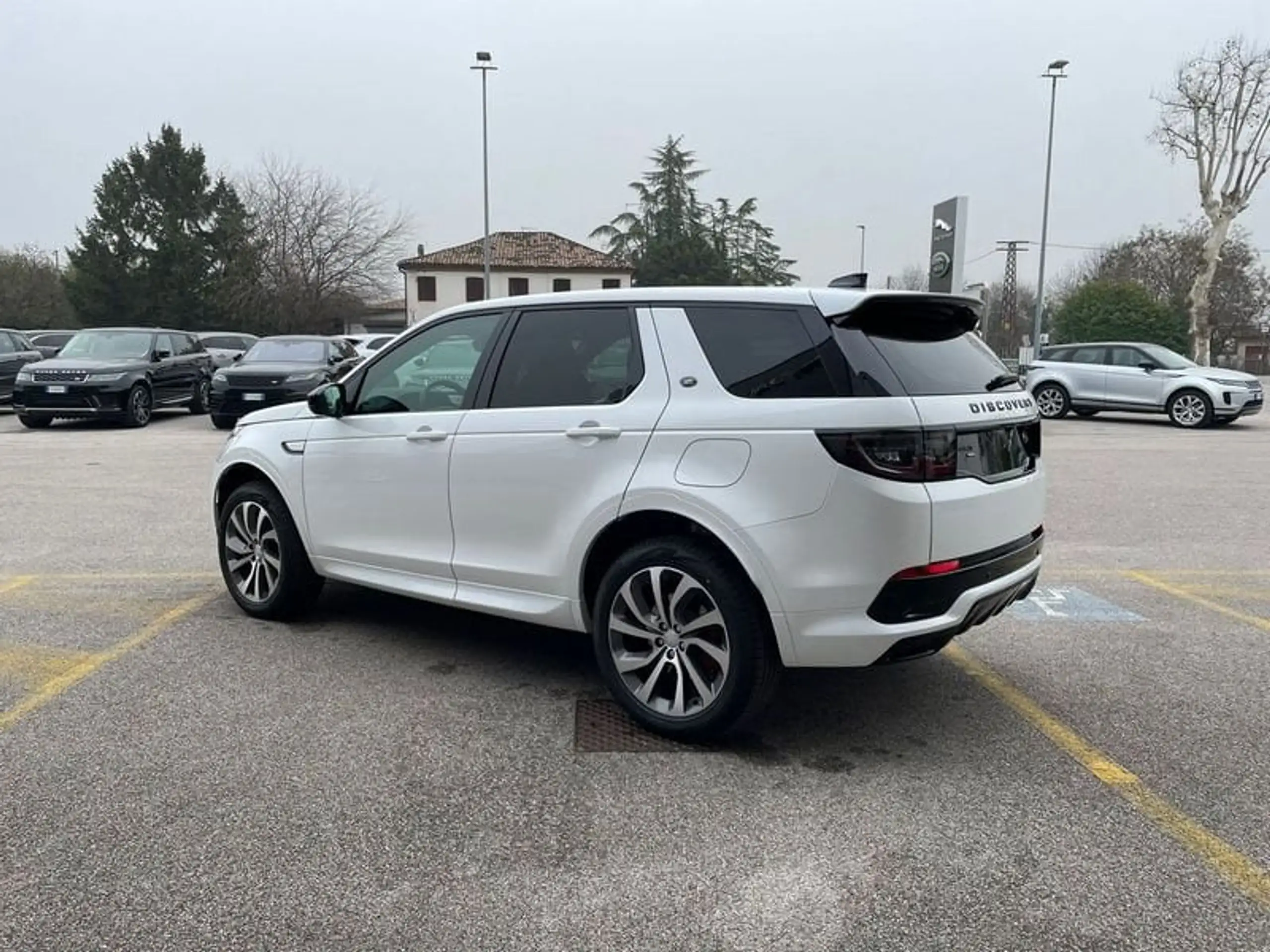 Land Rover - Discovery Sport