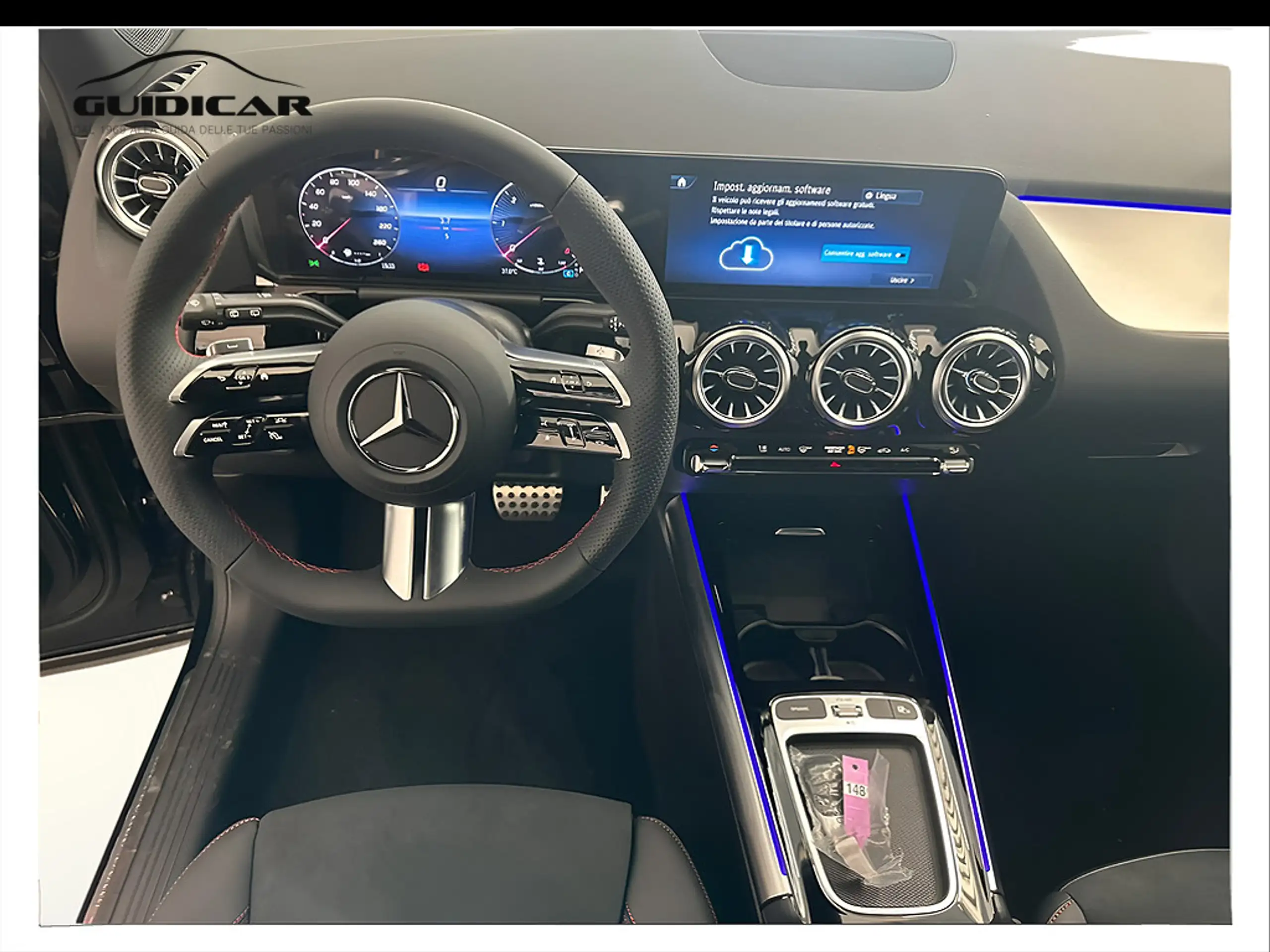 Mercedes-Benz - GLA 200