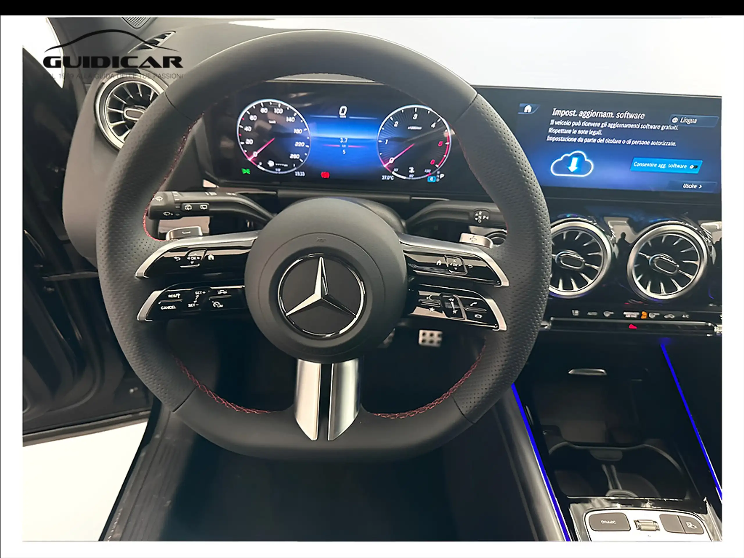 Mercedes-Benz - GLA 200