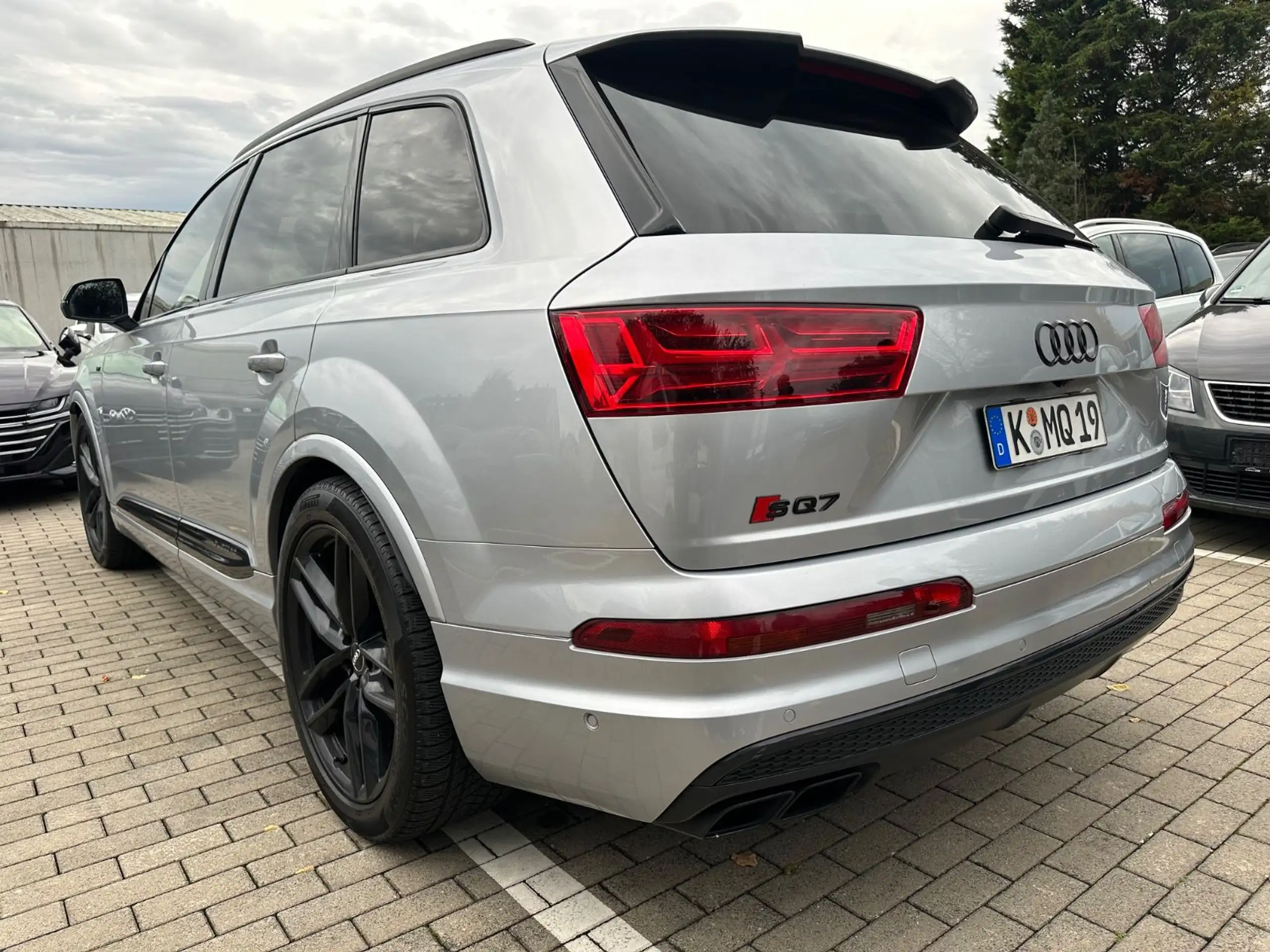 Audi - SQ7