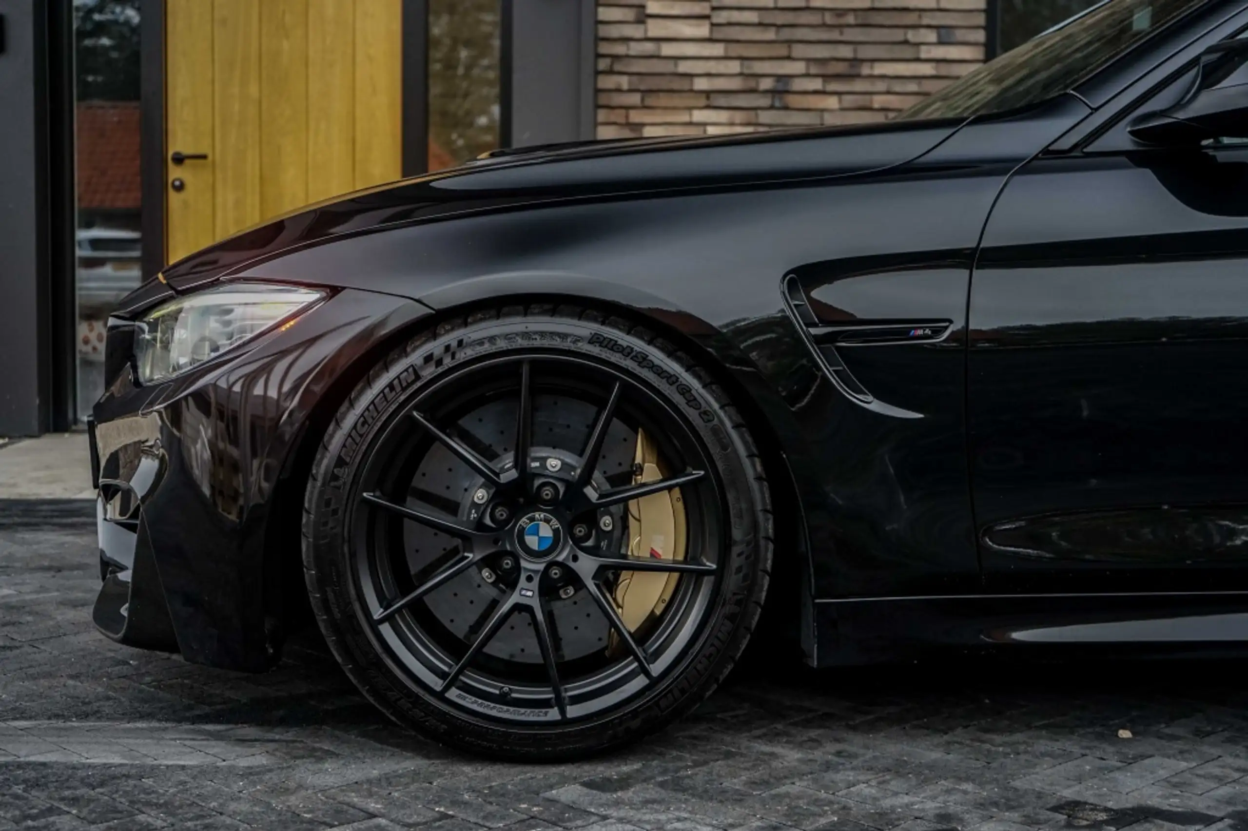 BMW - M4