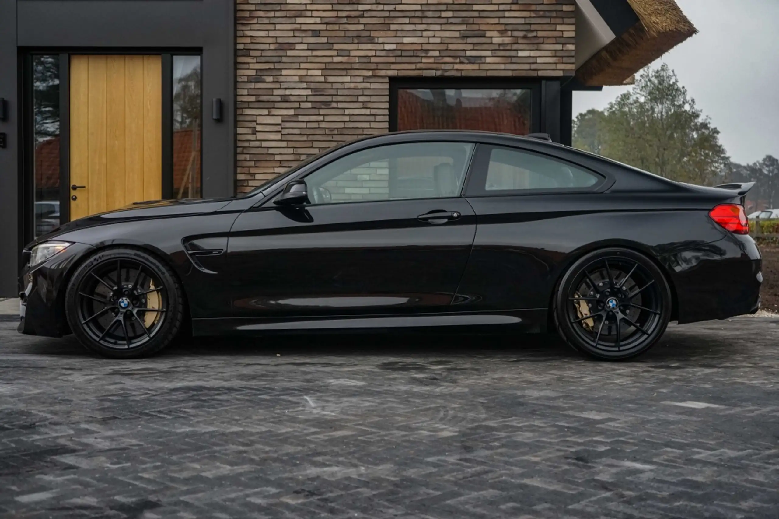 BMW - M4