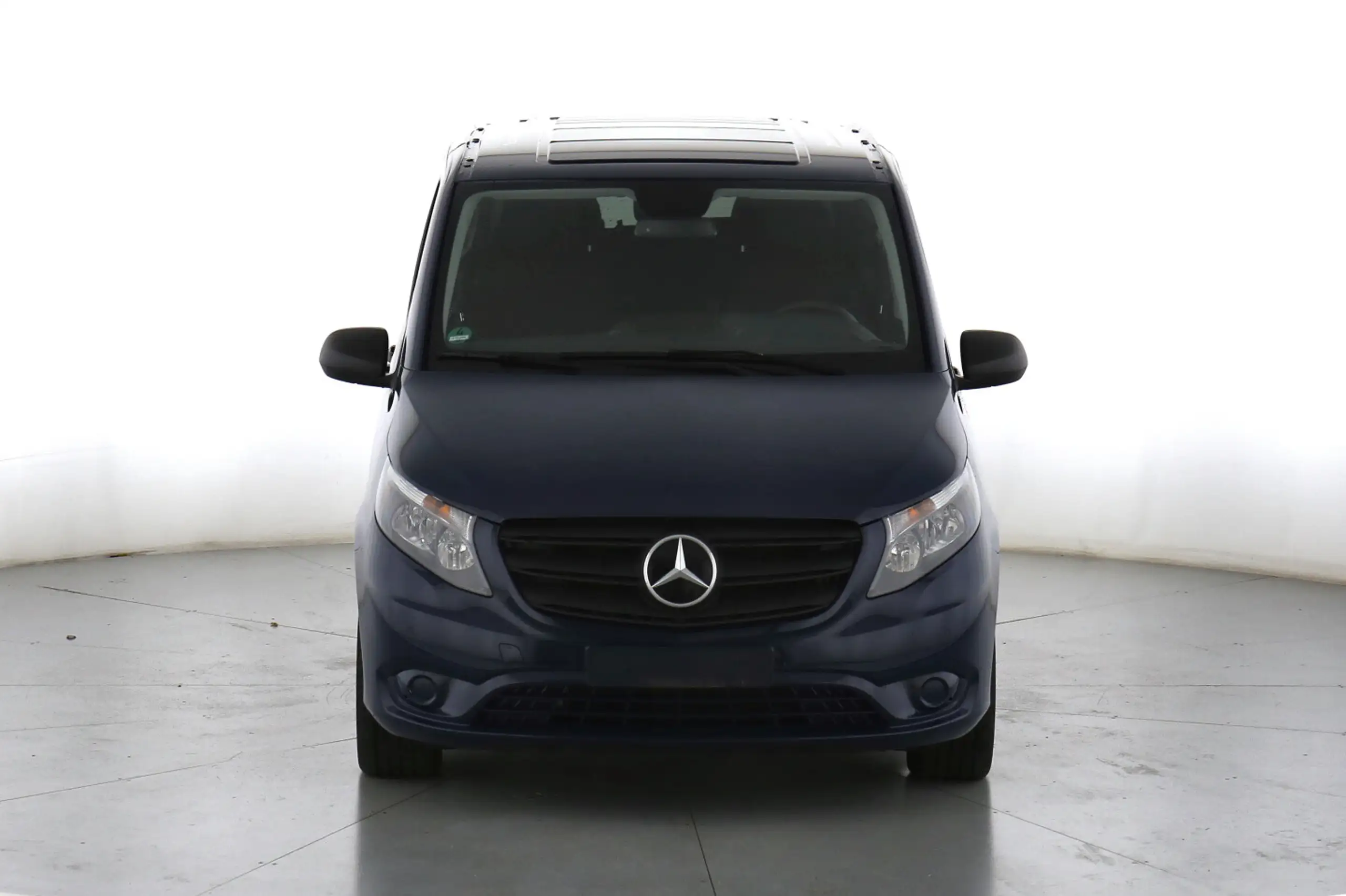 Mercedes-Benz - Vito