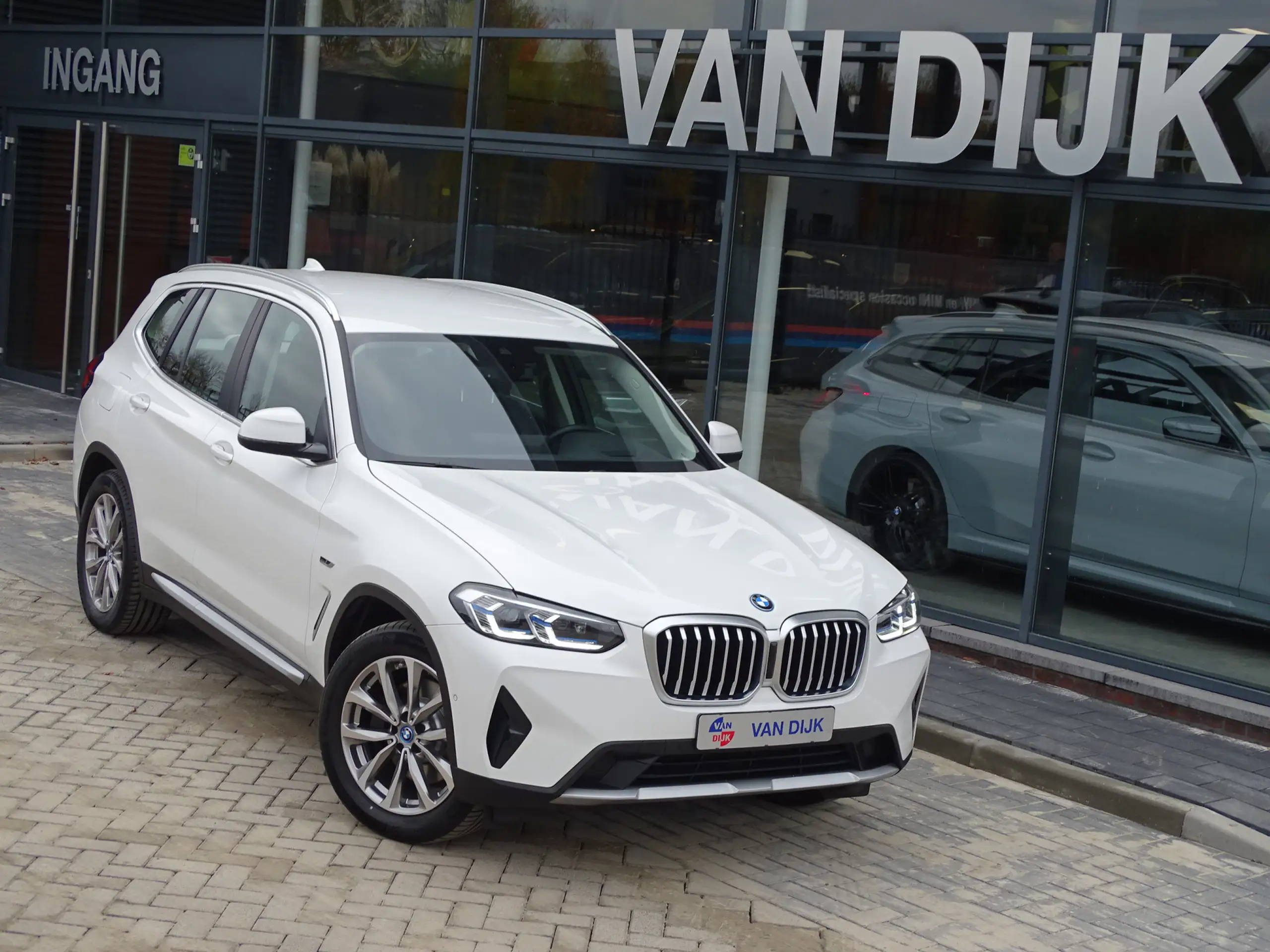 BMW - X3