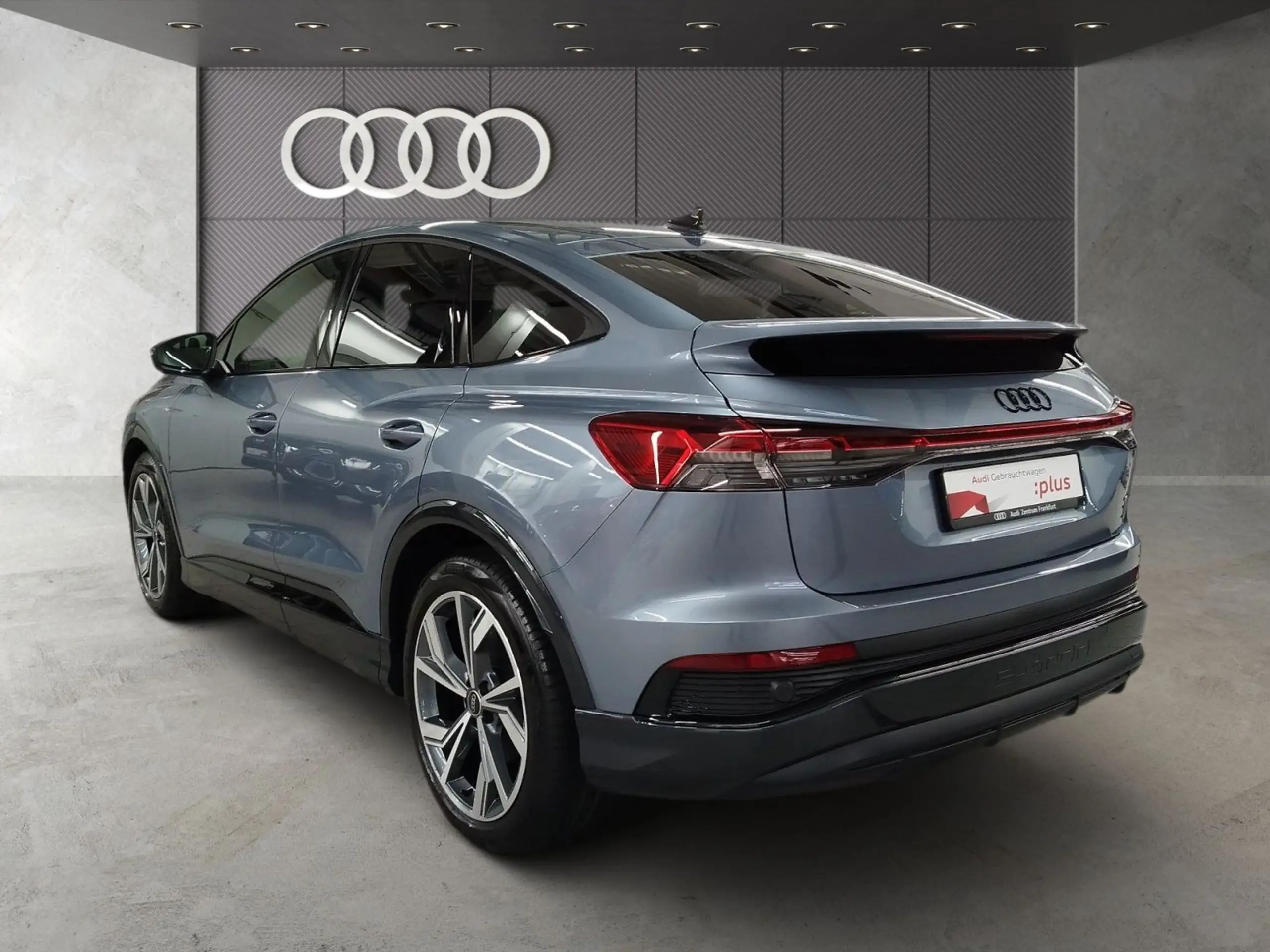 Audi - Q4 e-tron