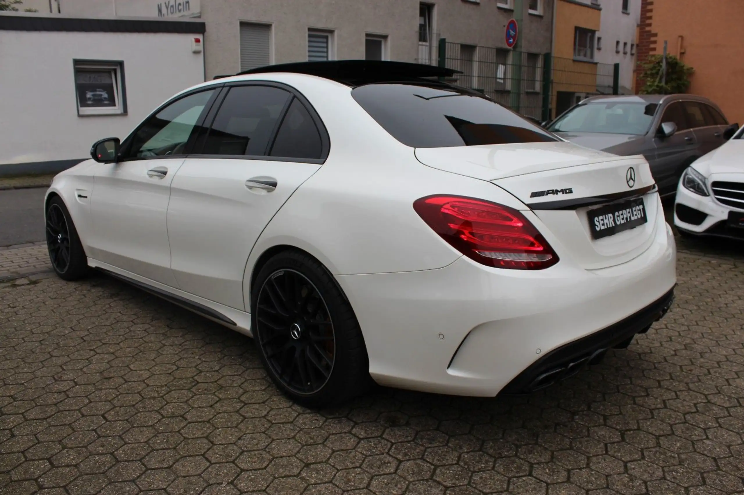 Mercedes-Benz - C 63 AMG