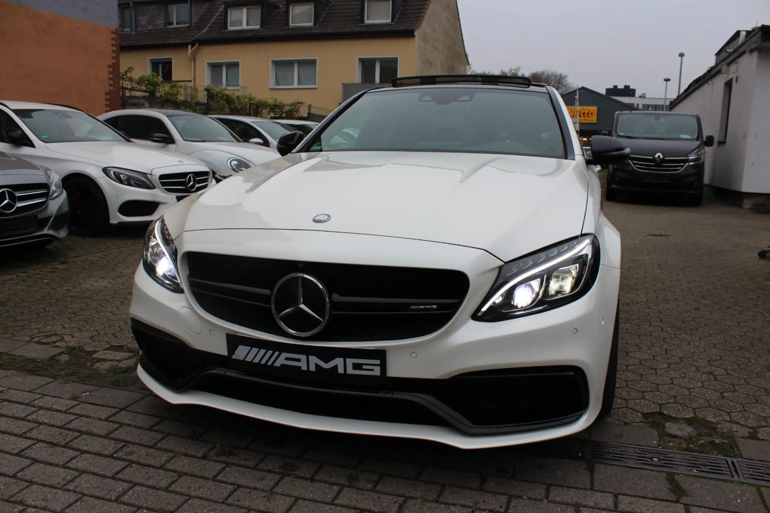 Mercedes-Benz - C 63 AMG