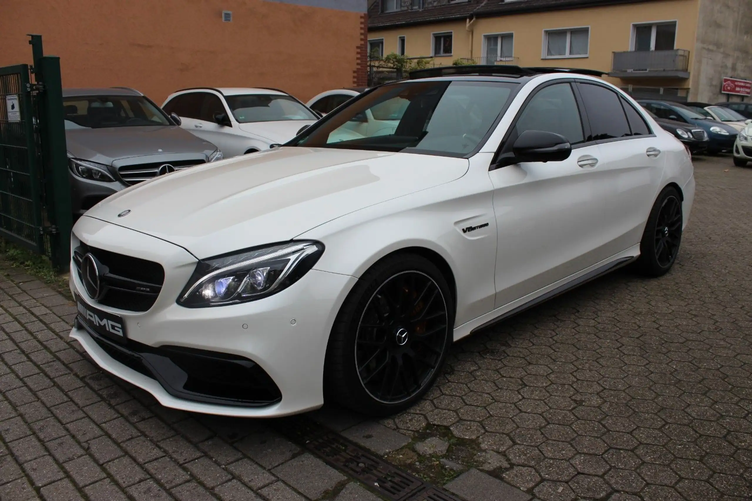 Mercedes-Benz - C 63 AMG