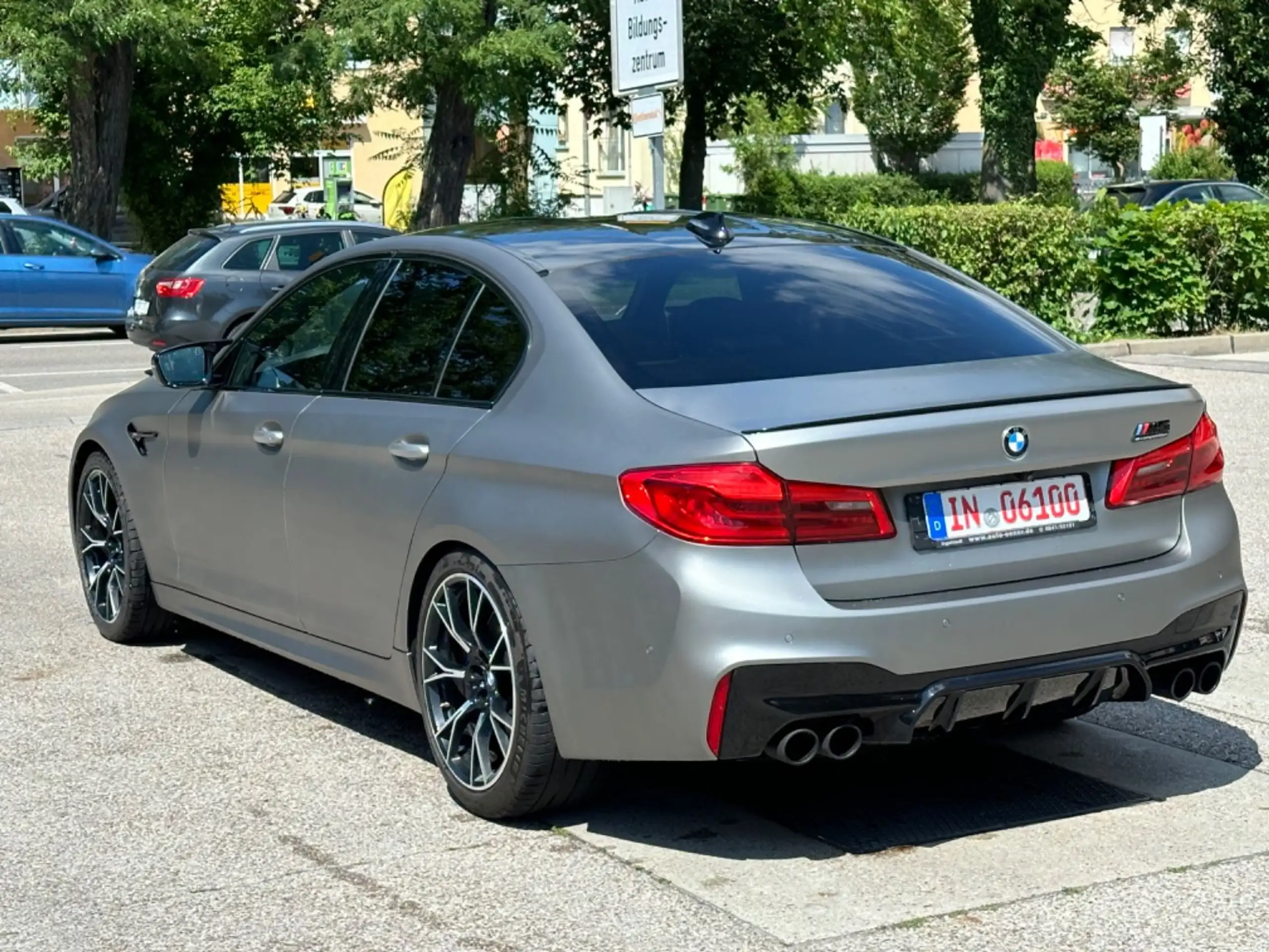 BMW - M5