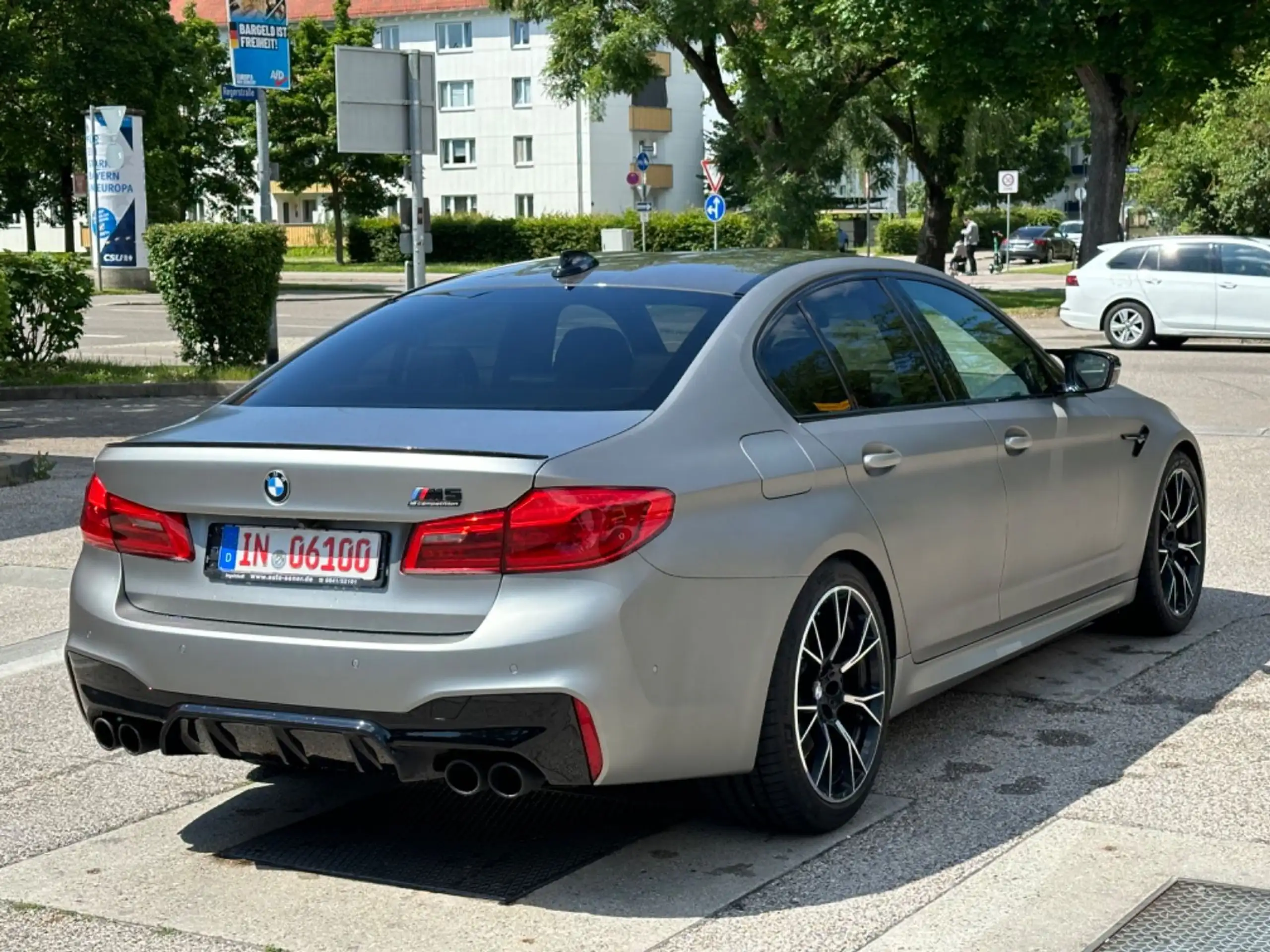 BMW - M5