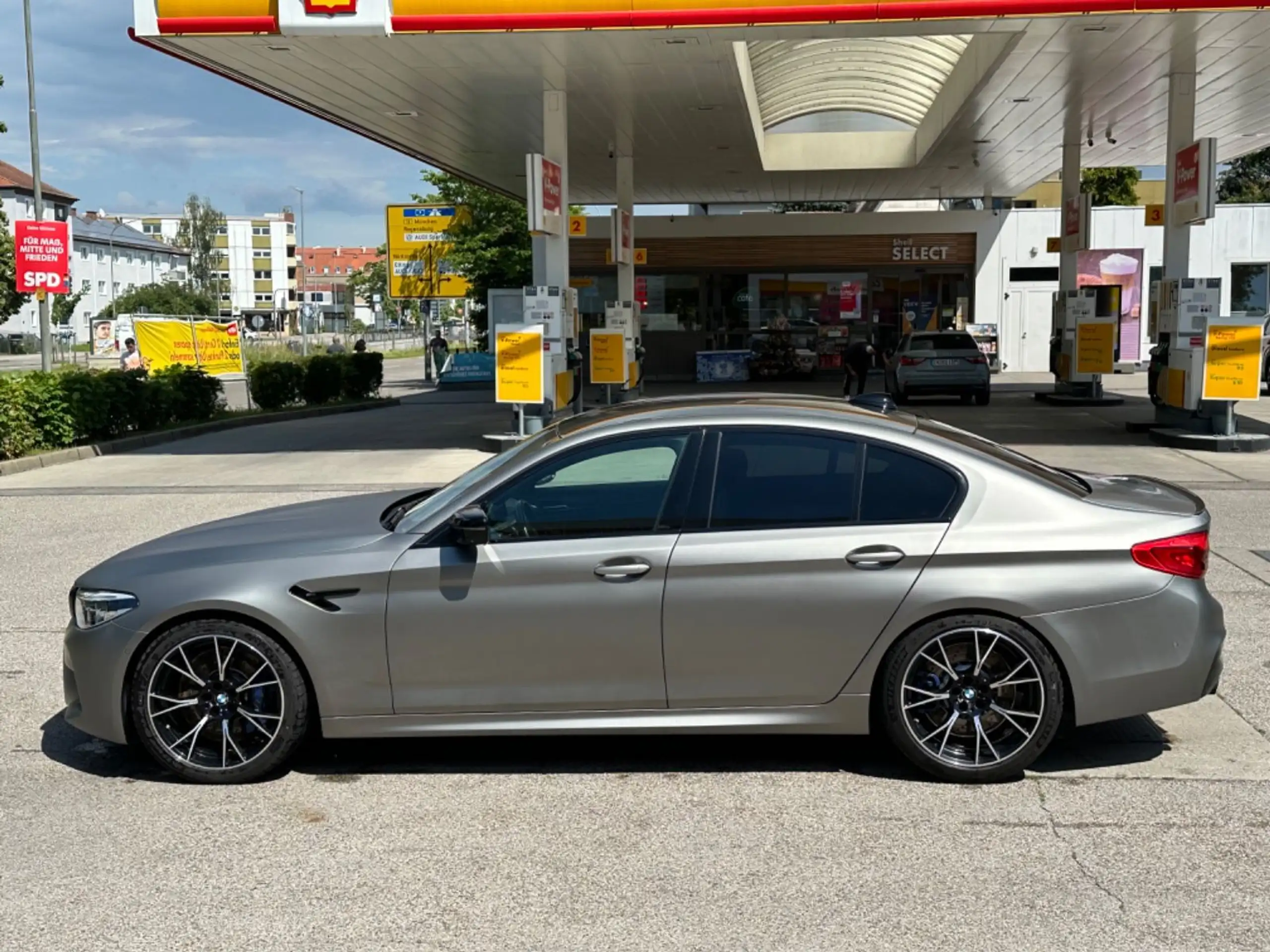 BMW - M5