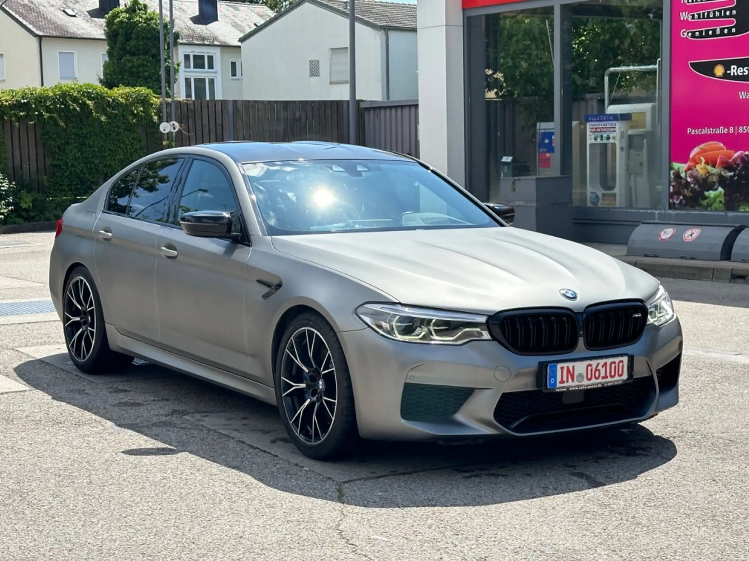 BMW - M5