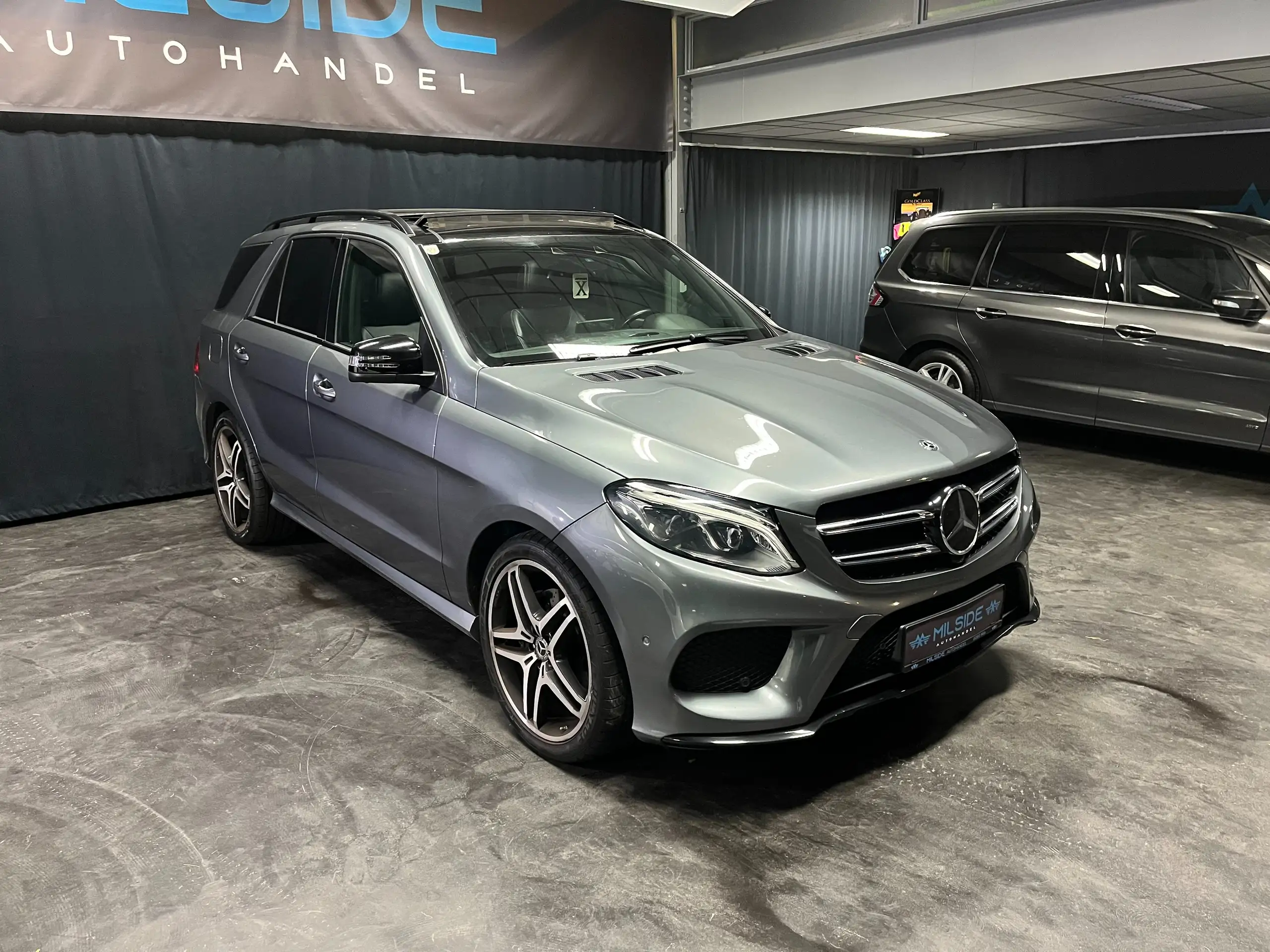 Mercedes-Benz - GLE 350