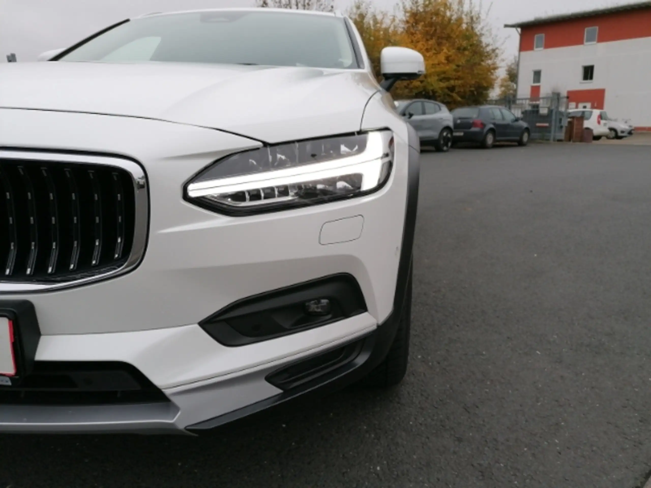 Volvo - V90 Cross Country