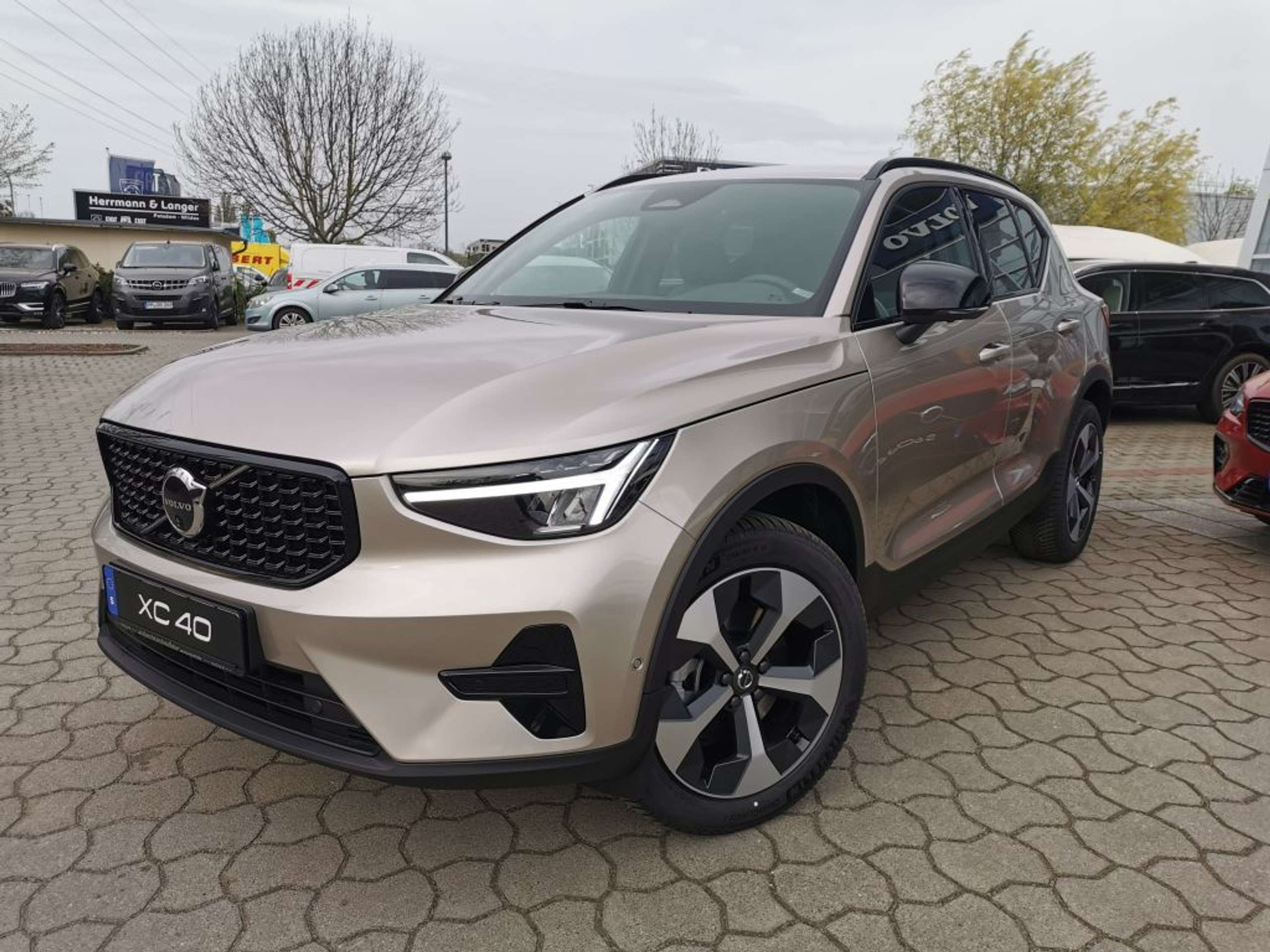 Volvo - XC40