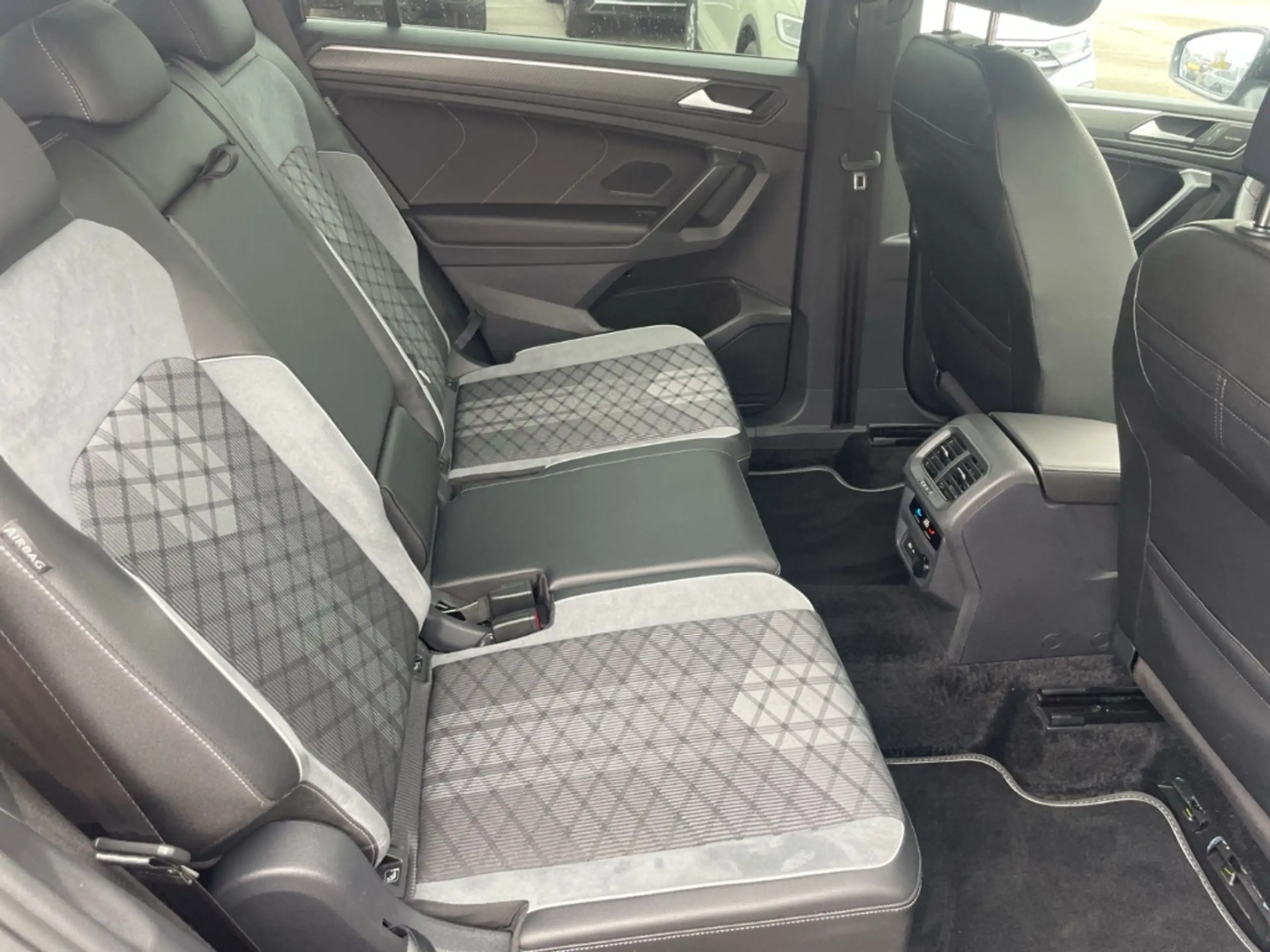 Volkswagen - Tiguan Allspace