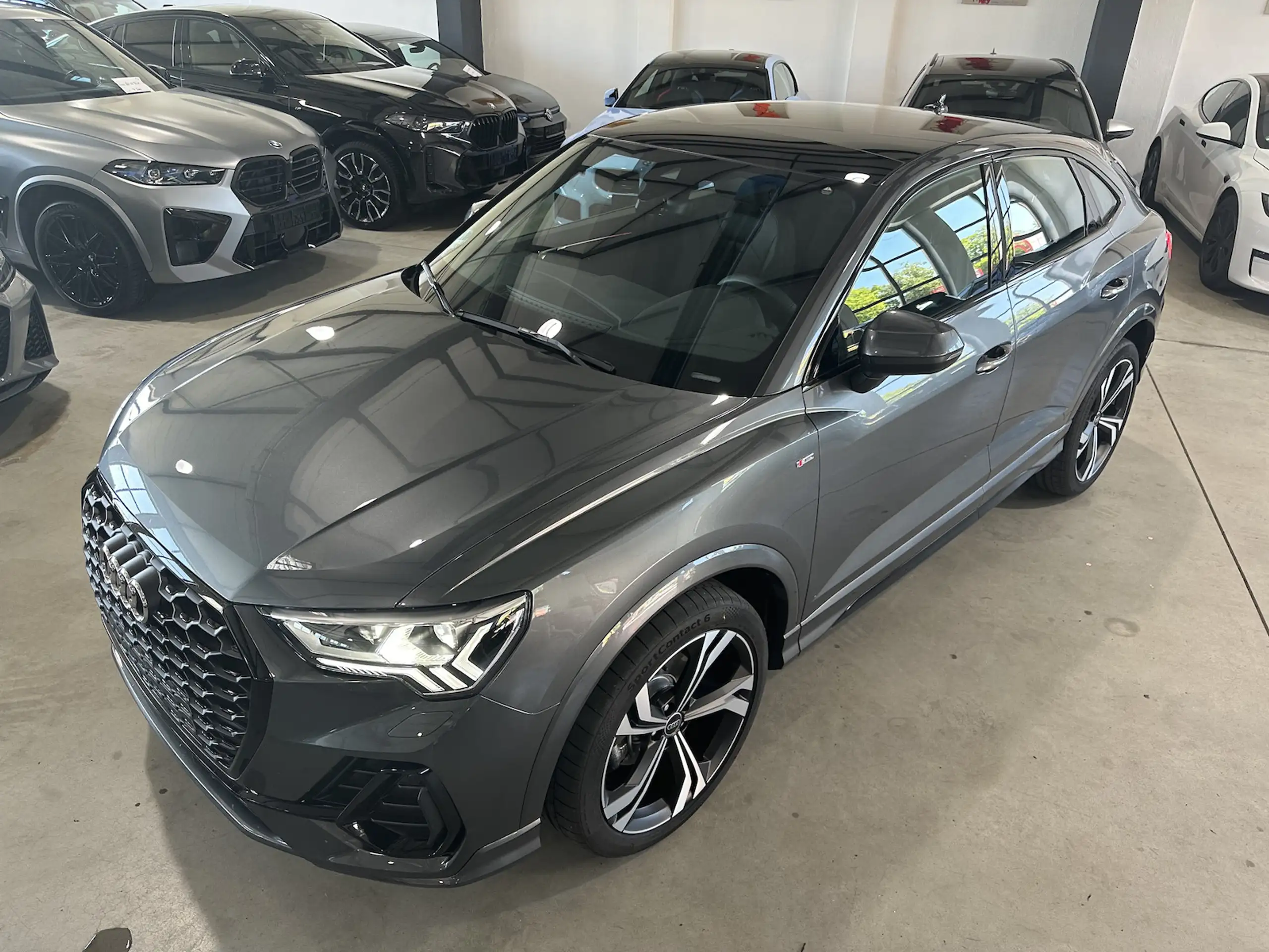 Audi - Q3