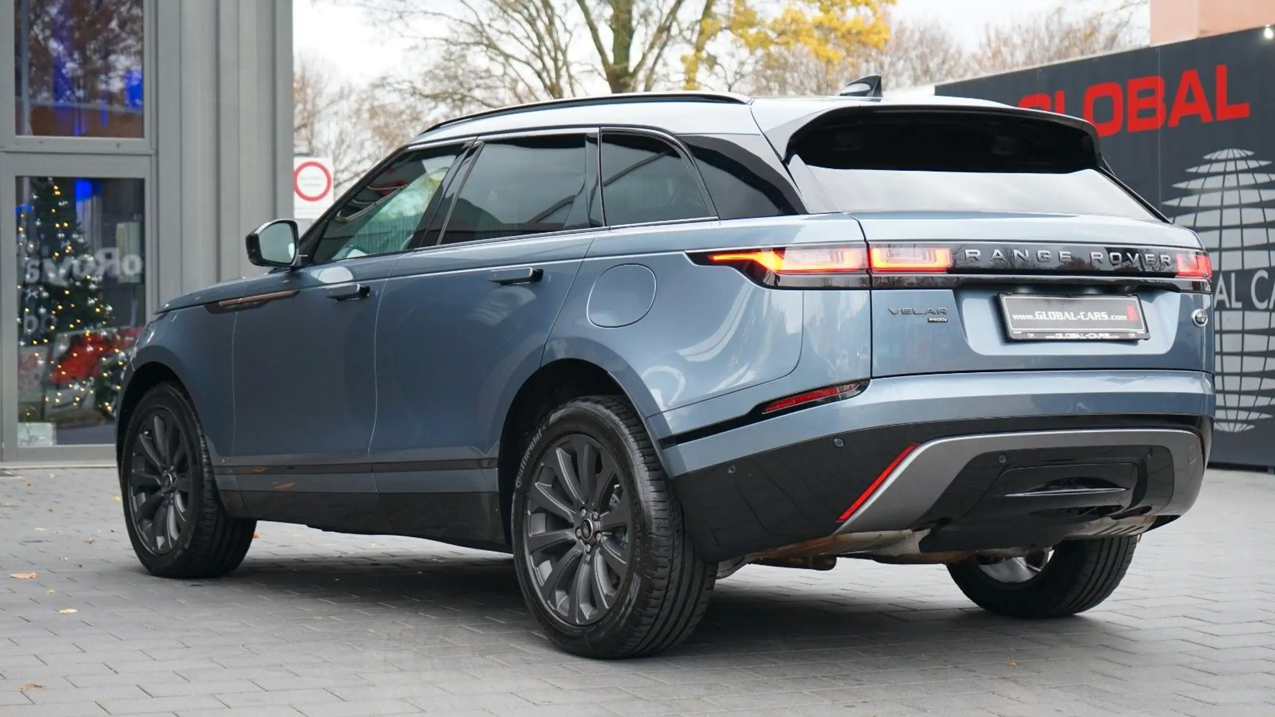 Land Rover - Range Rover Velar