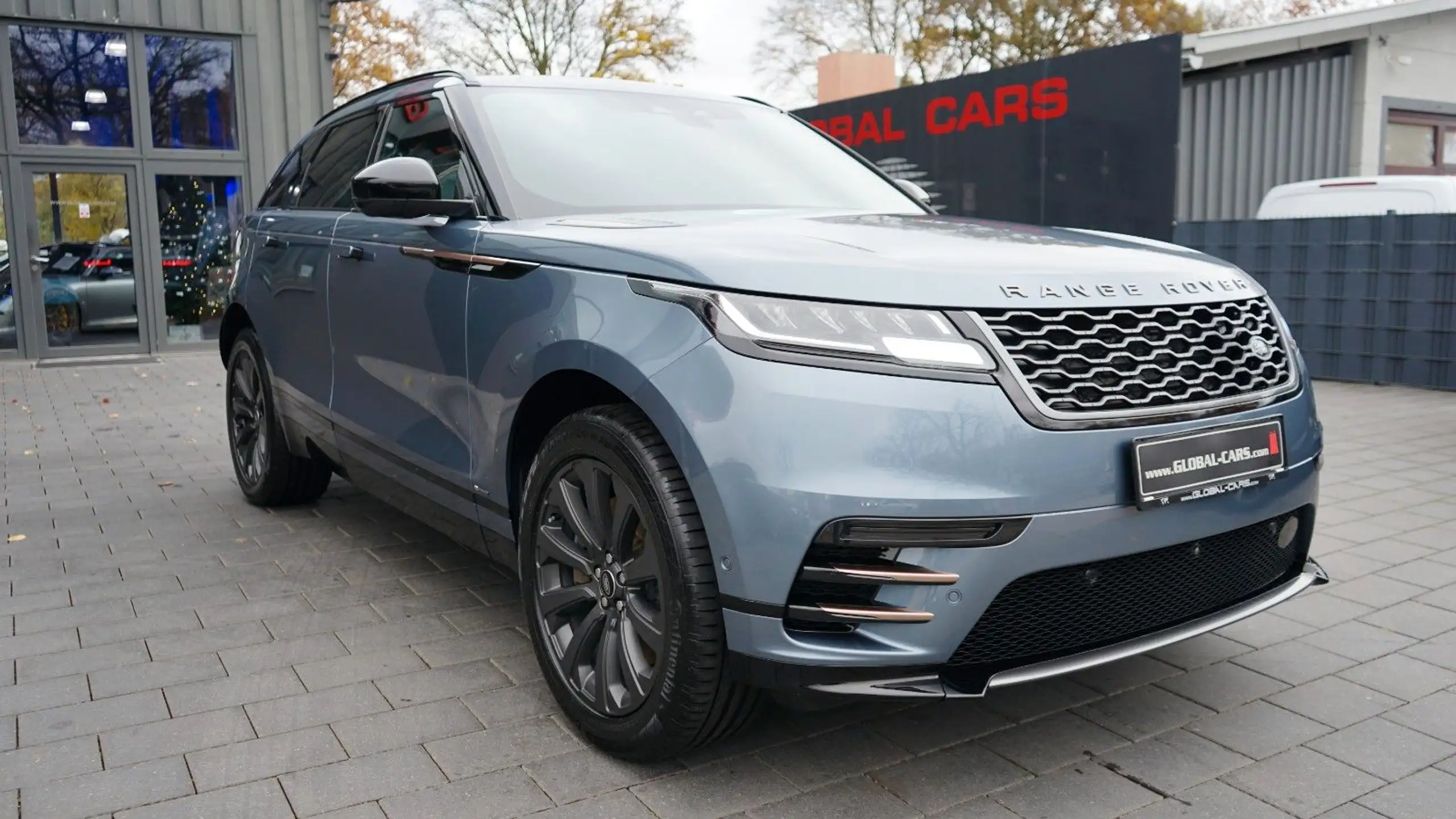 Land Rover - Range Rover Velar