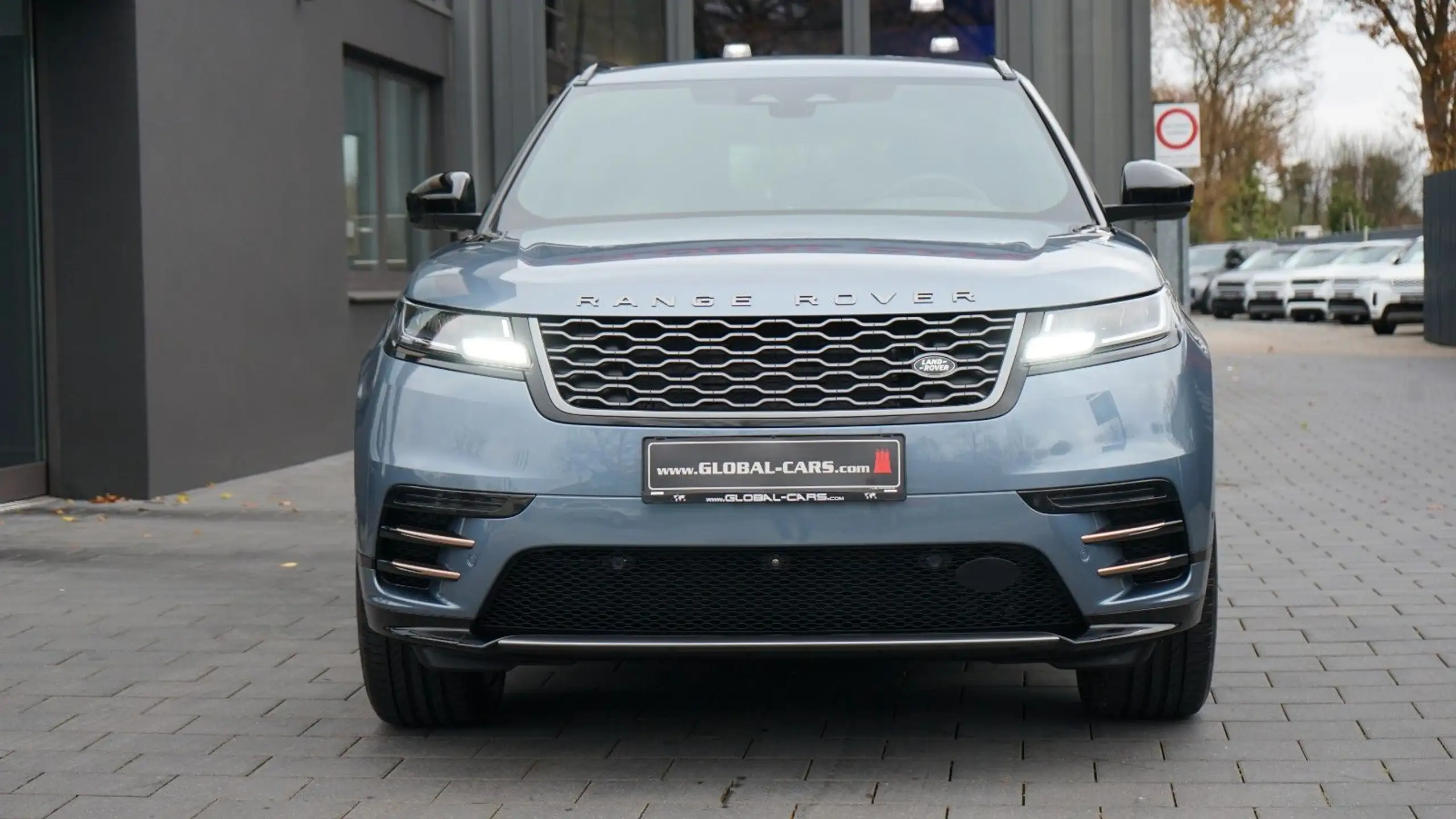 Land Rover - Range Rover Velar