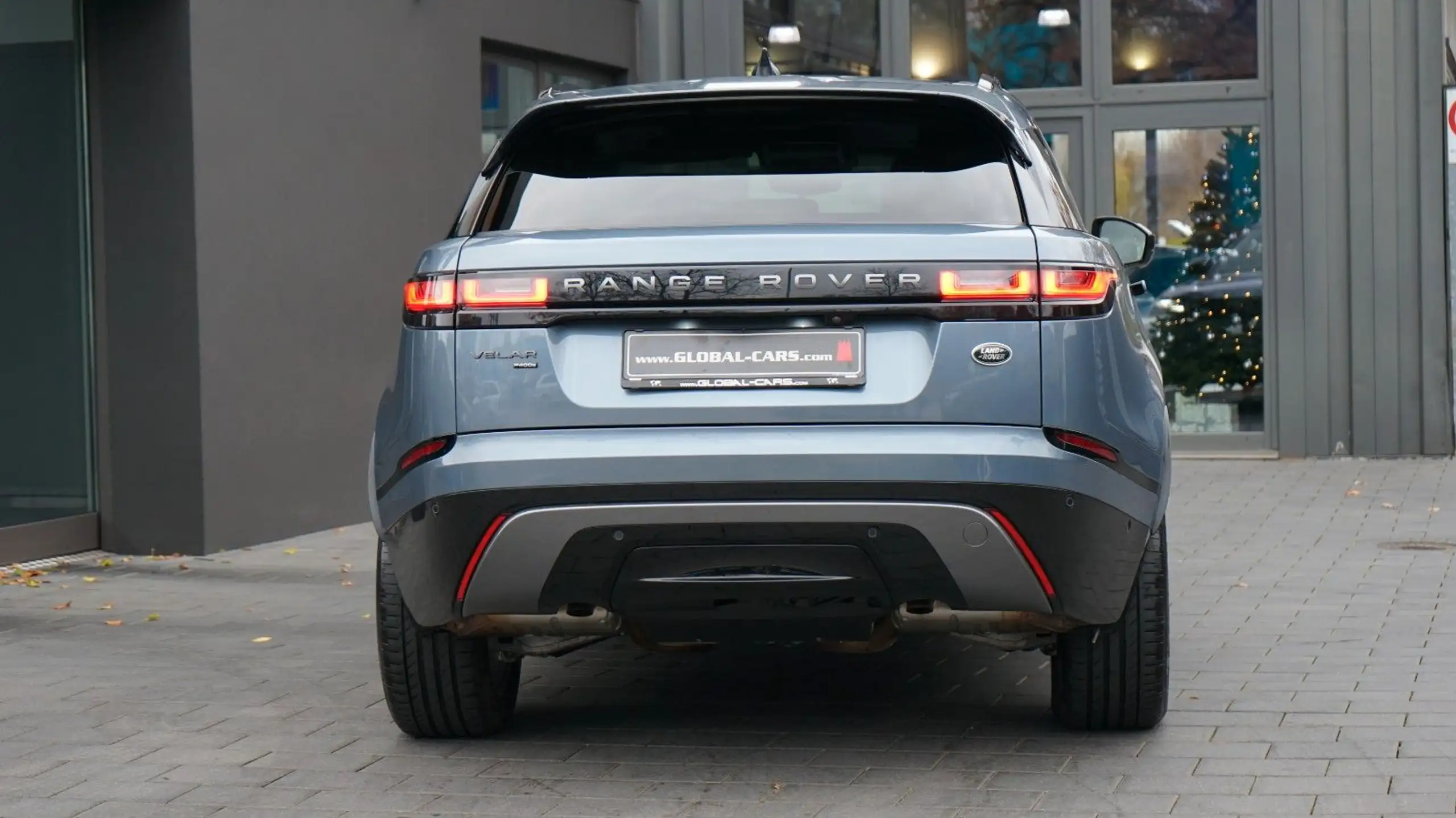 Land Rover - Range Rover Velar