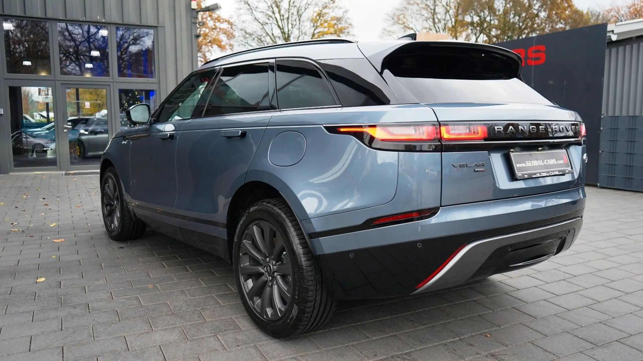 Land Rover - Range Rover Velar