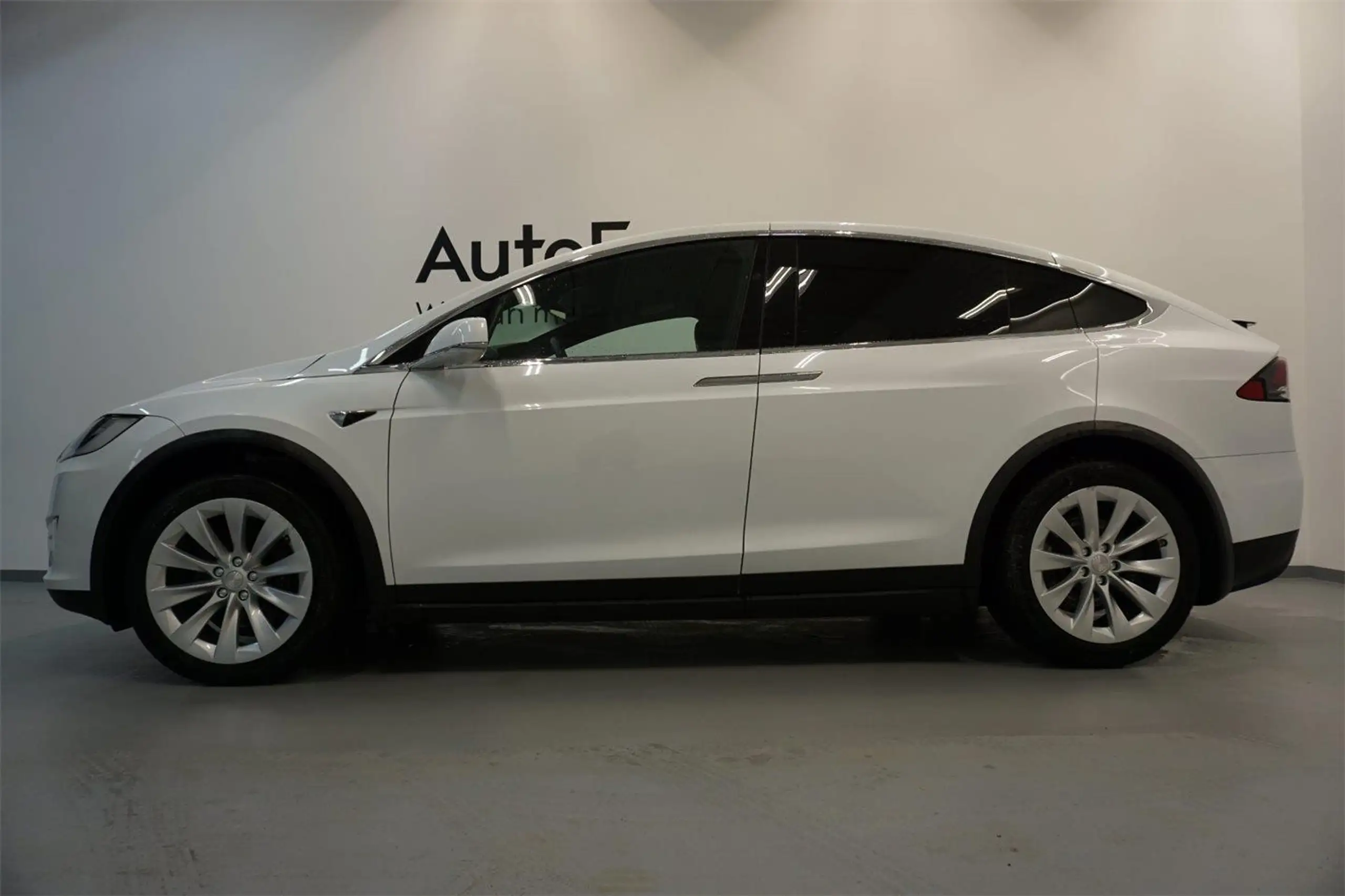 Tesla - Model X