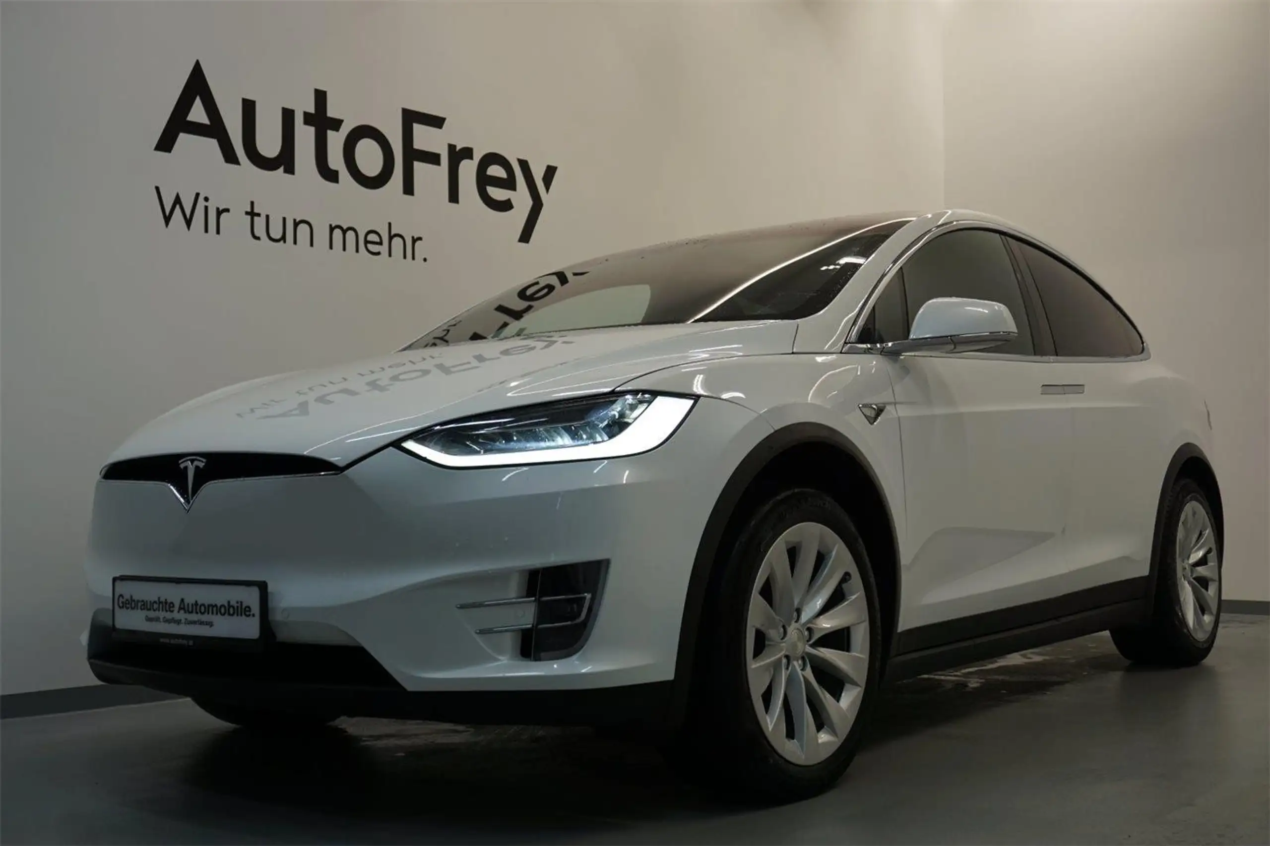 Tesla - Model X