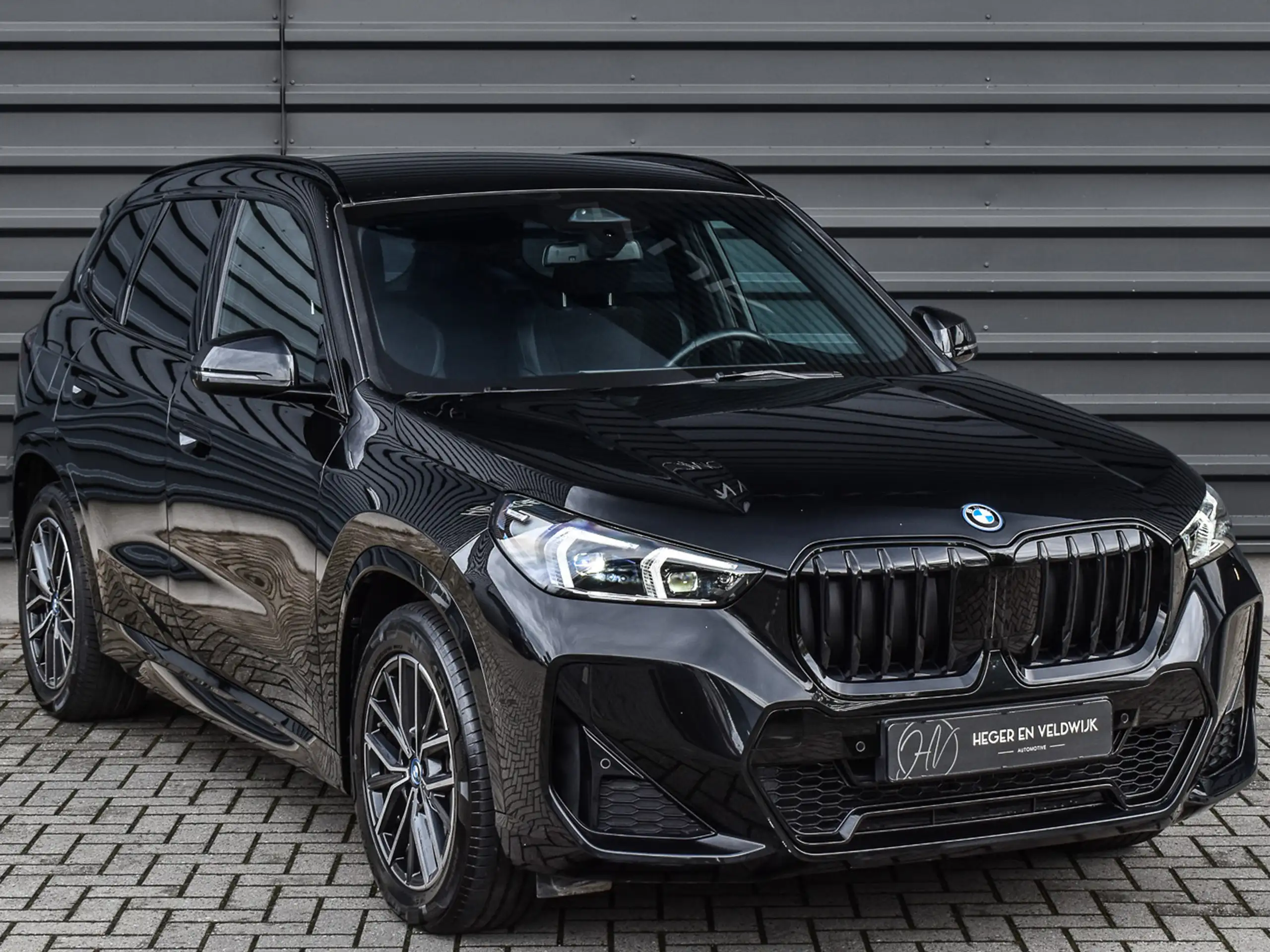 BMW - X1