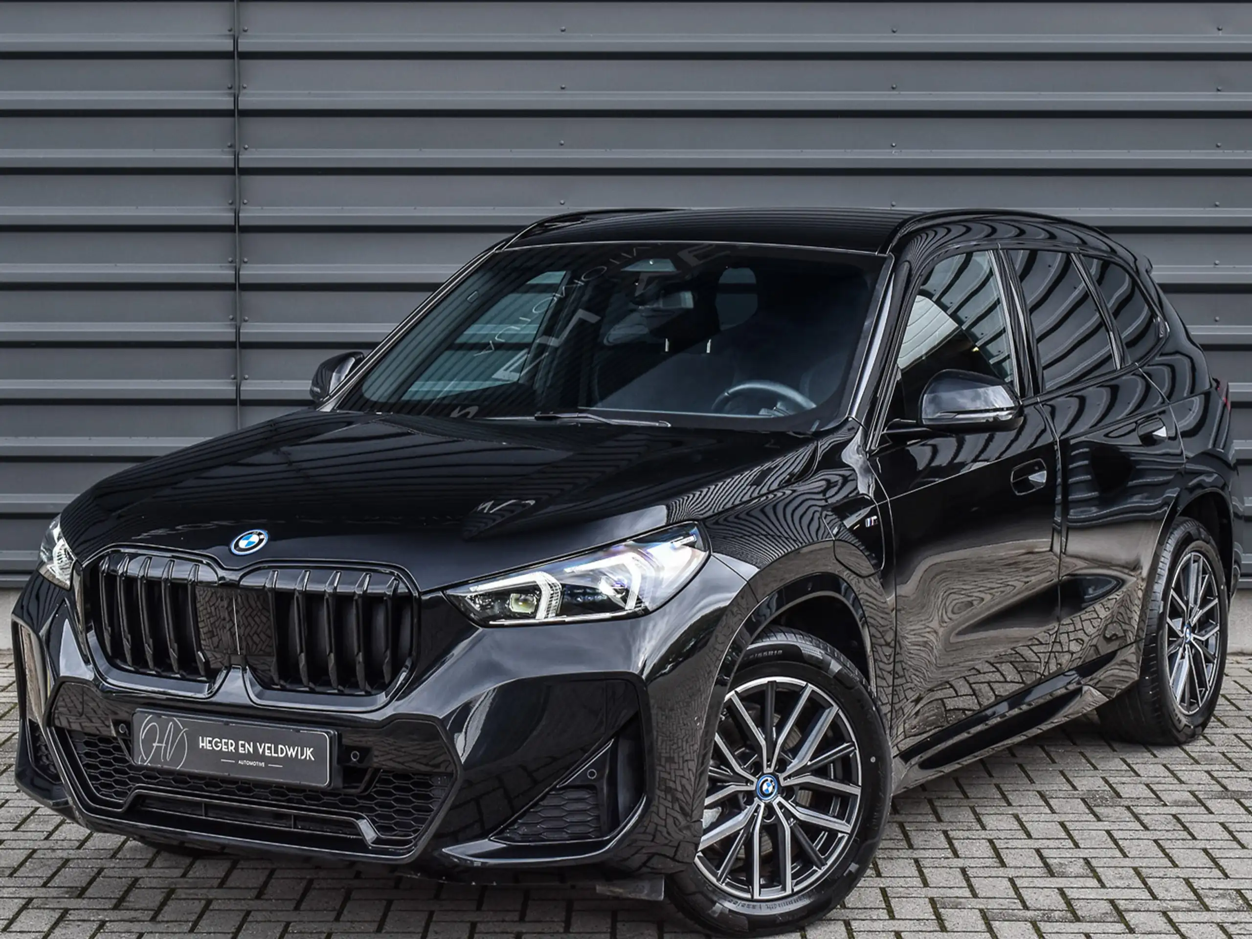 BMW - X1