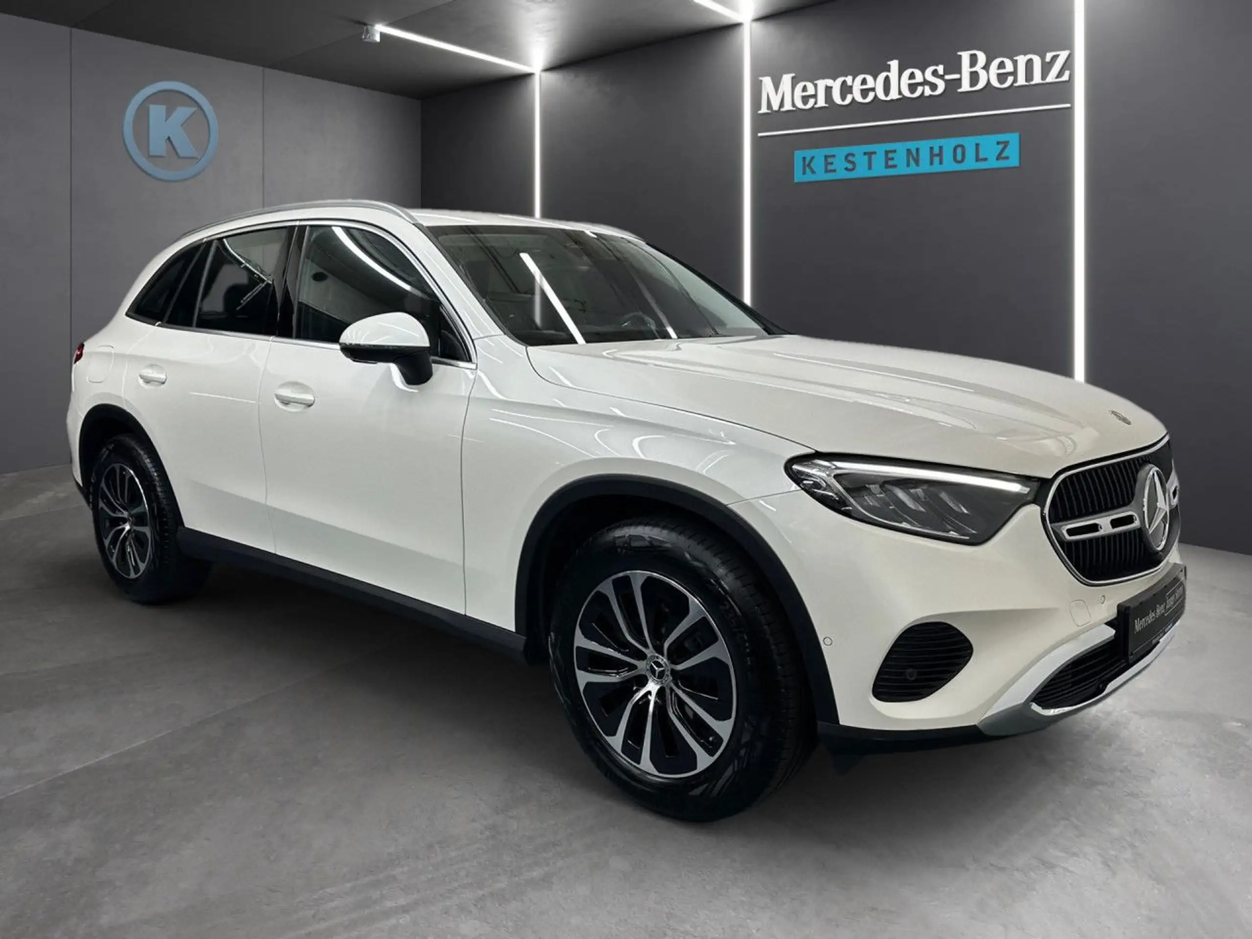 Mercedes-Benz - GLC 200