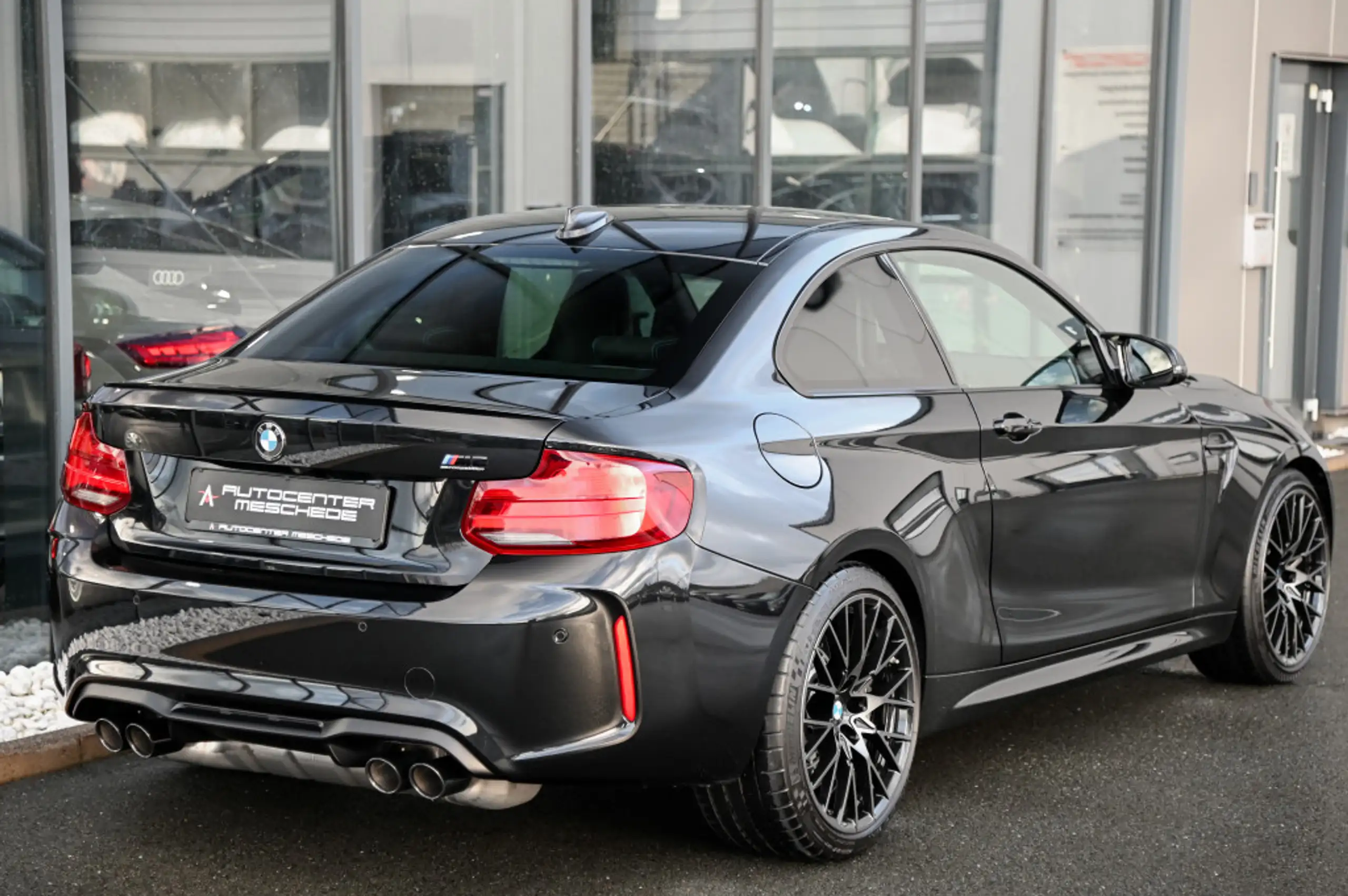 BMW - M2