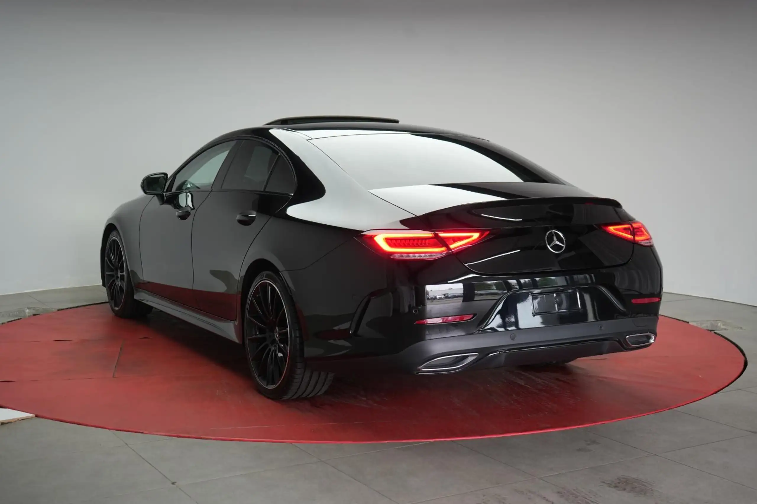 Mercedes-Benz - CLS 300