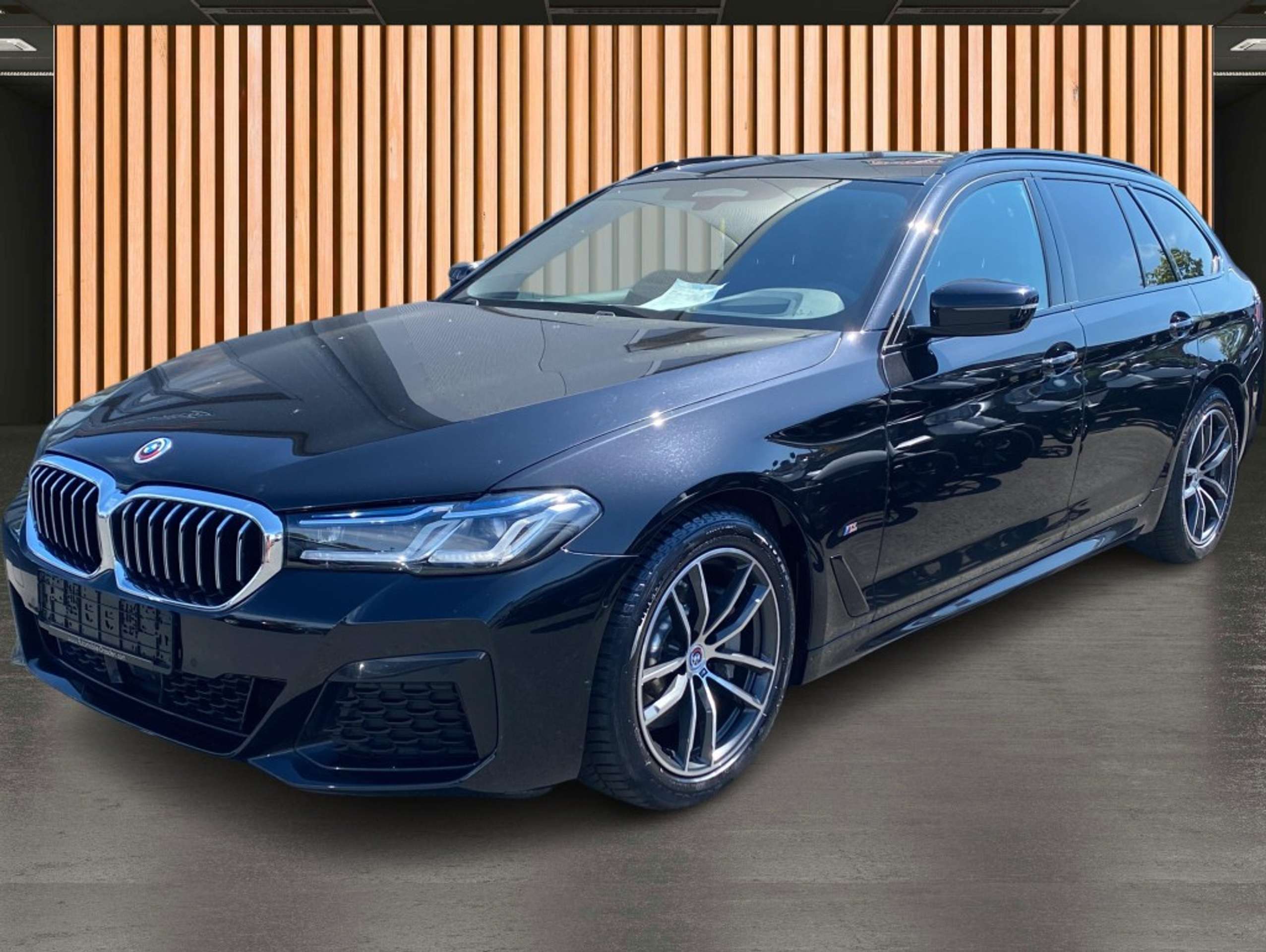 BMW - 530