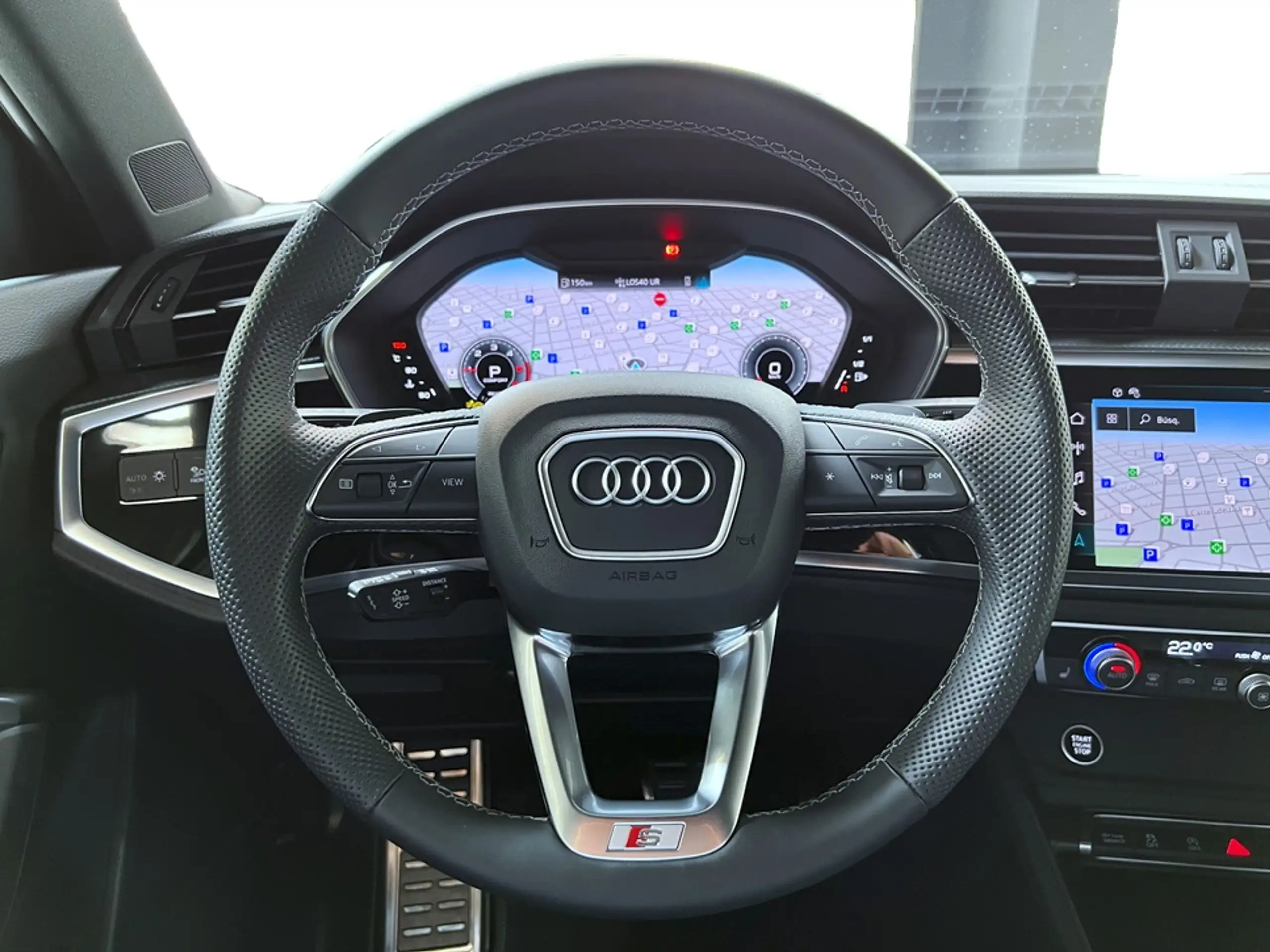 Audi - Q3