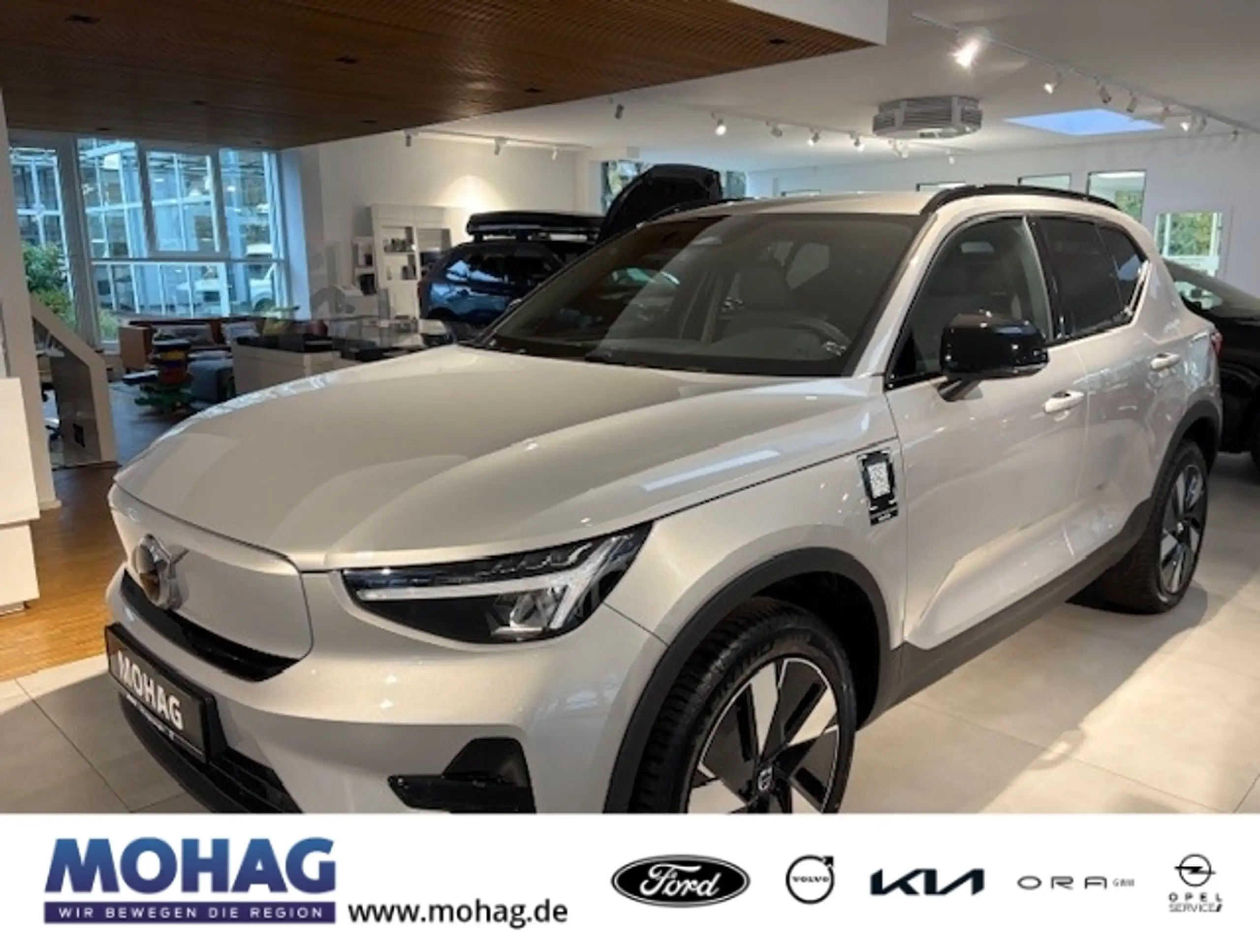 Volvo - XC40