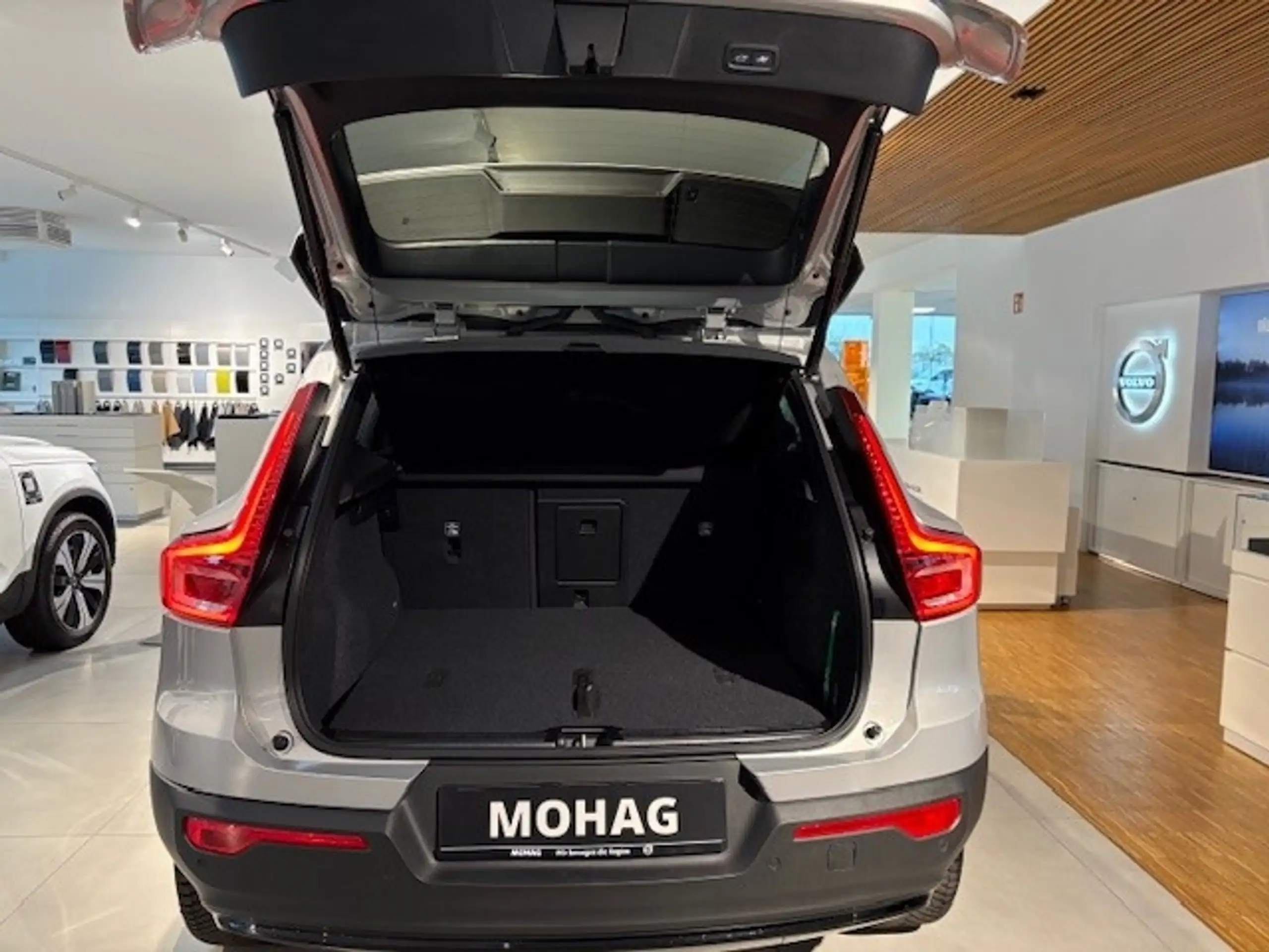 Volvo - XC40