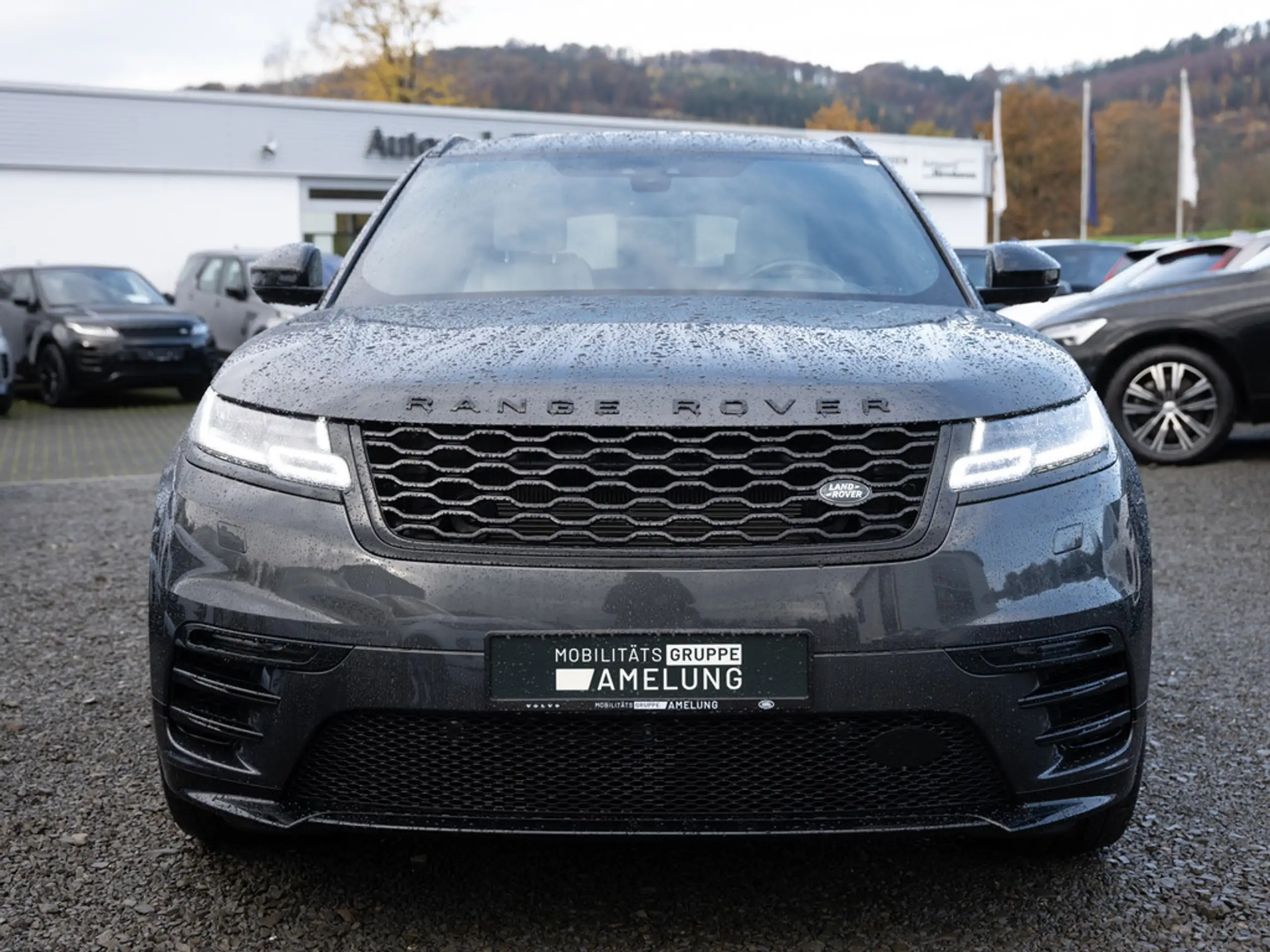 Land Rover - Range Rover Velar