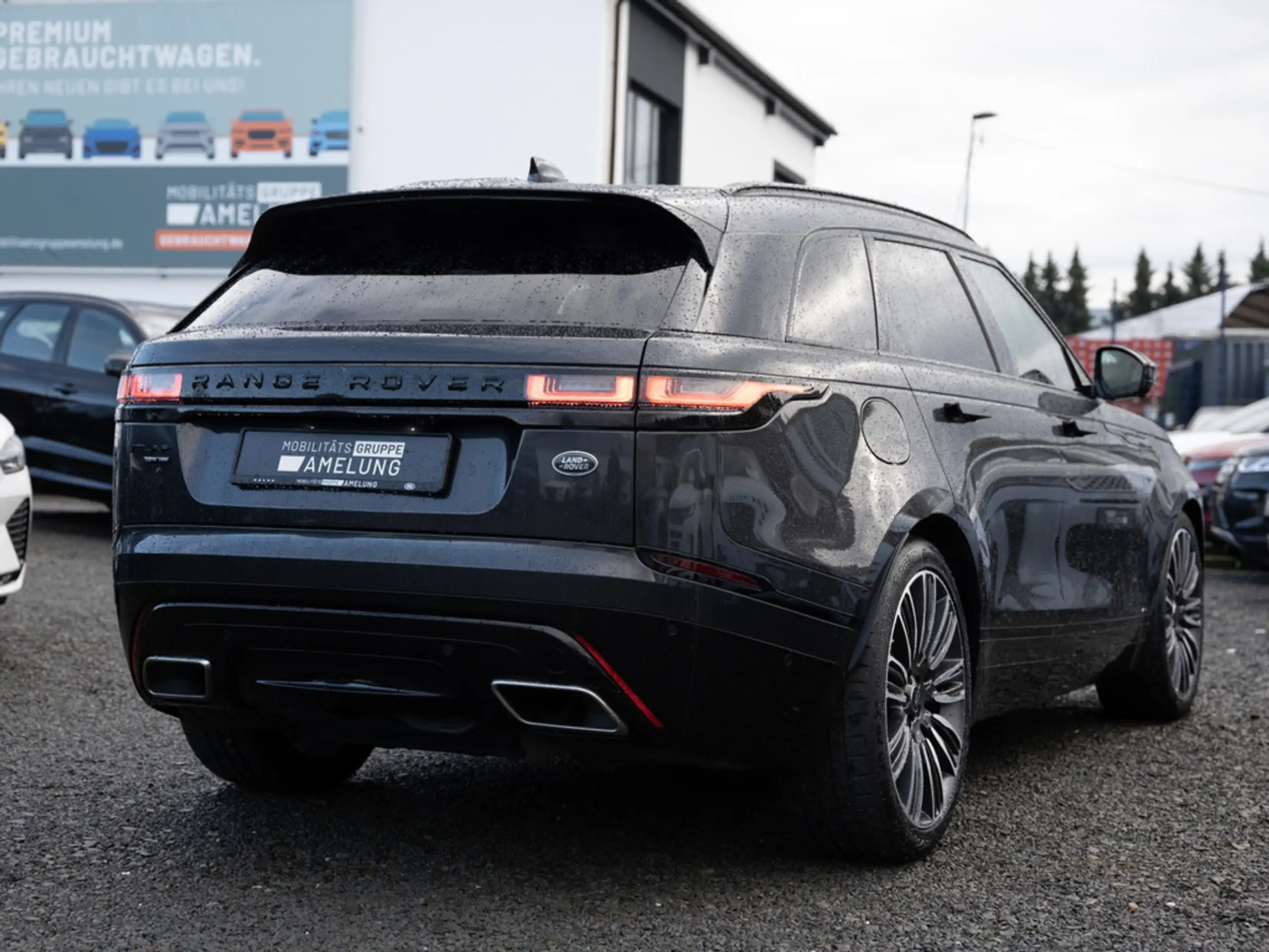 Land Rover - Range Rover Velar