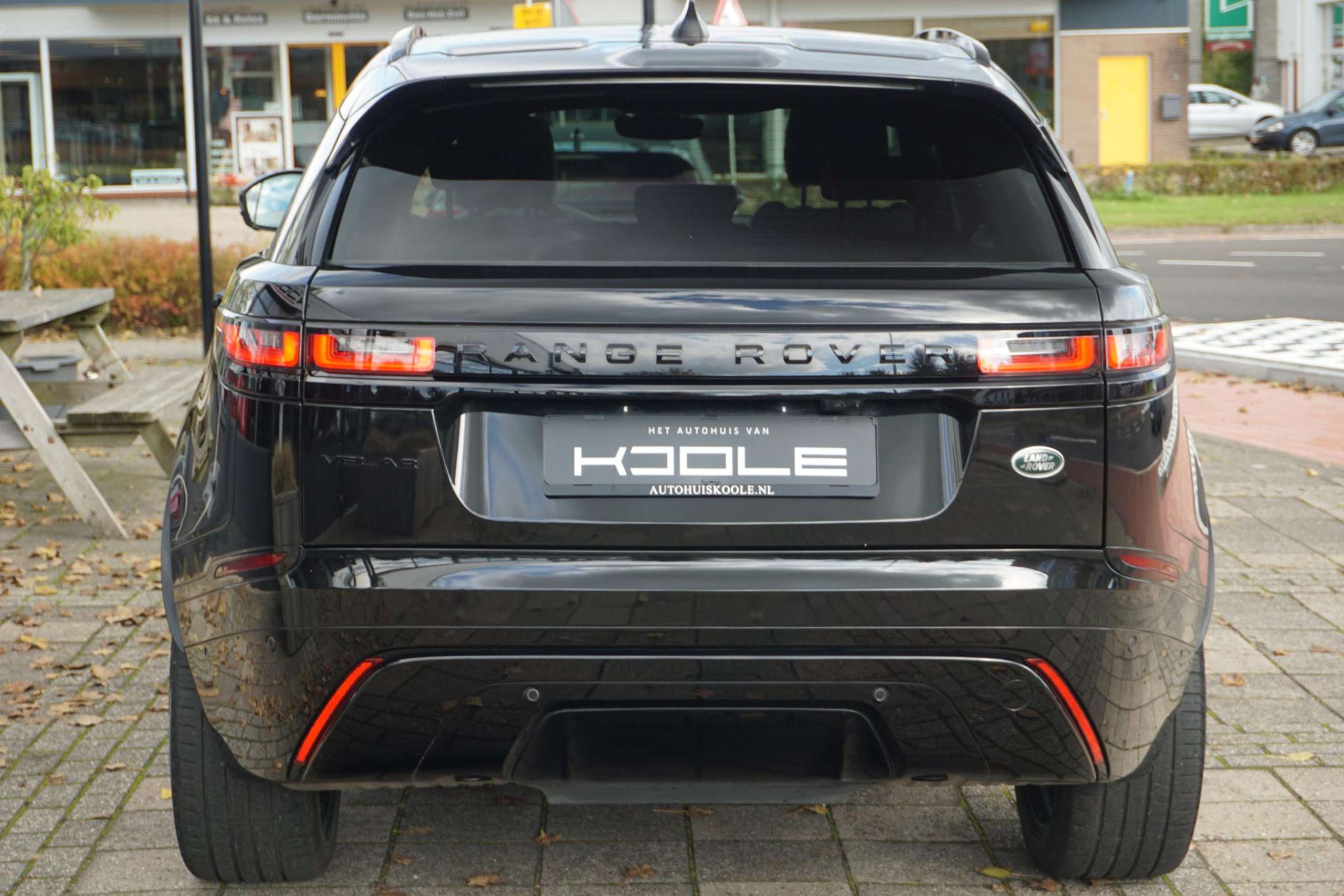 Land Rover - Range Rover Velar