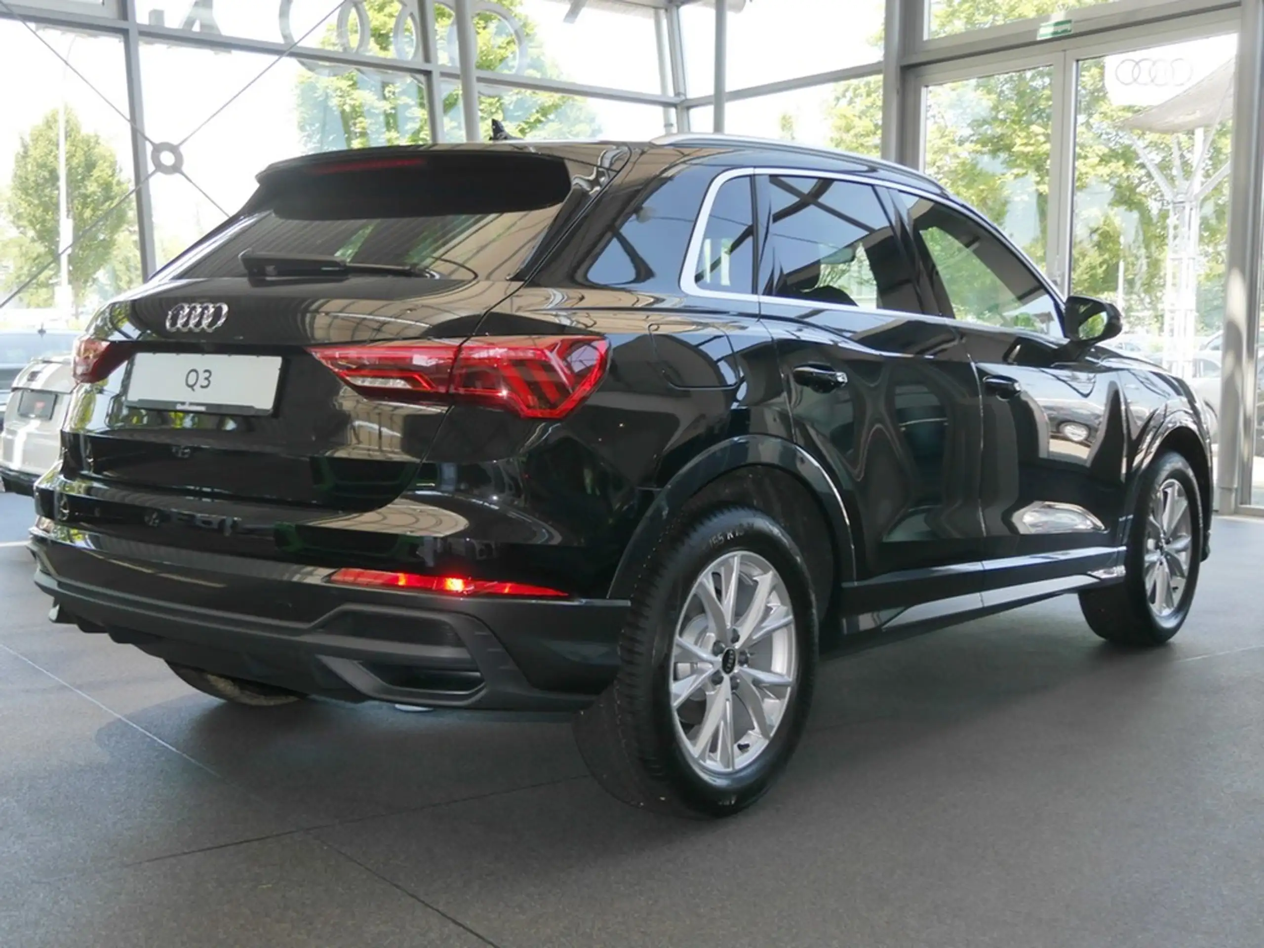 Audi - Q3