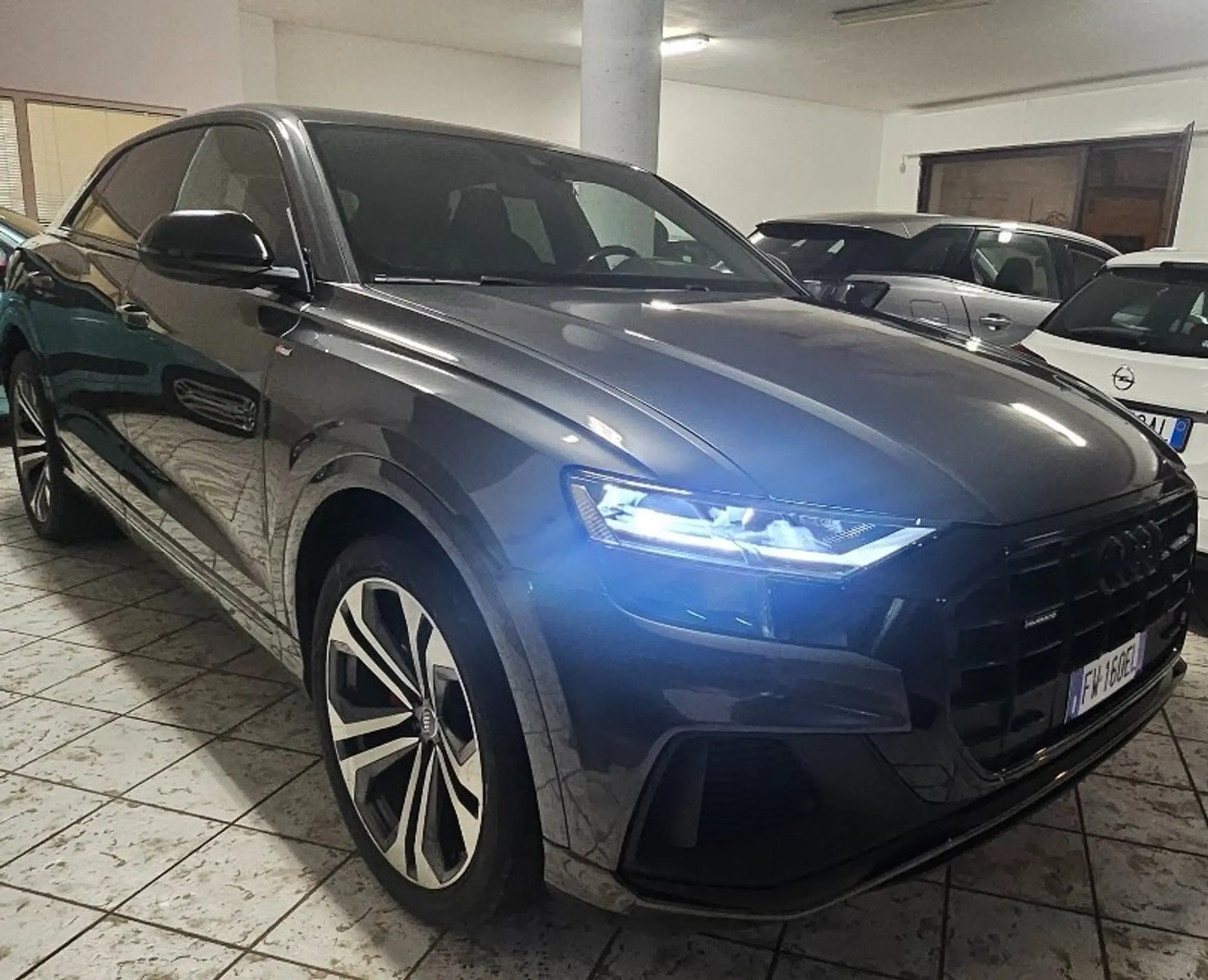 Audi - Q8